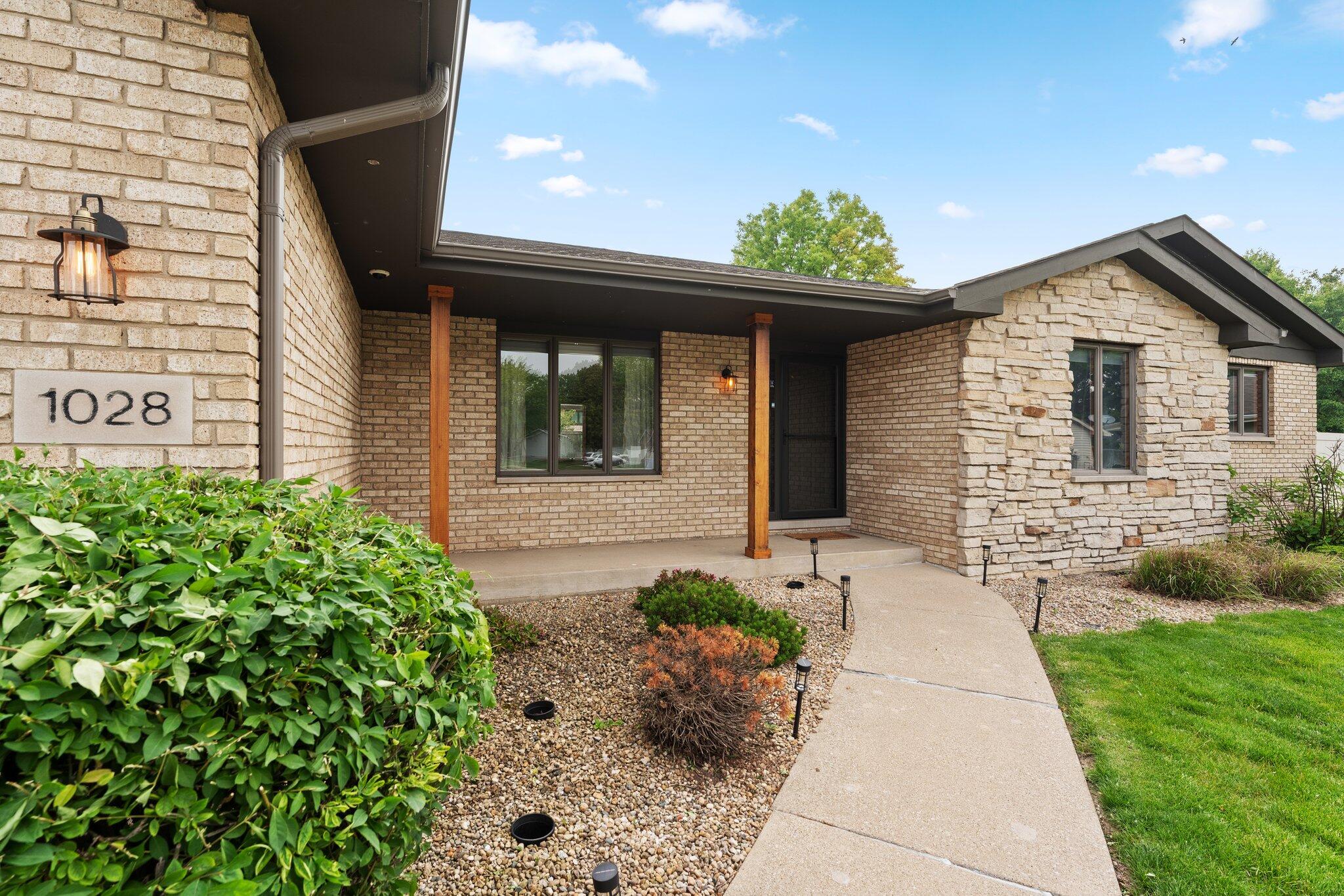 1028 Sandy Ridge Court