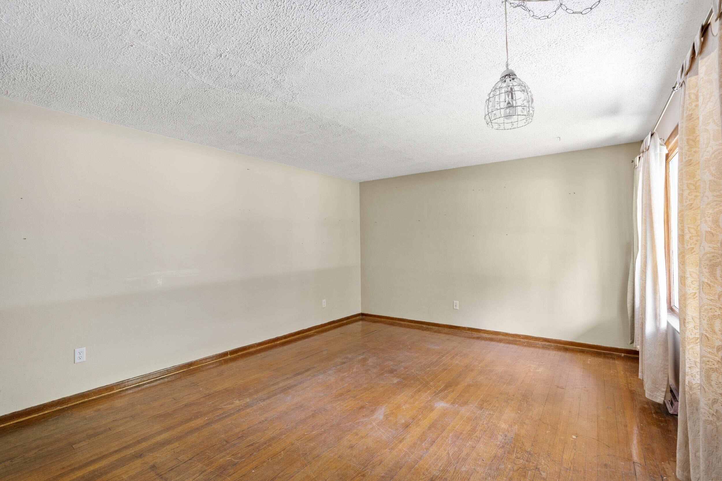 2750 Old Hobart Street