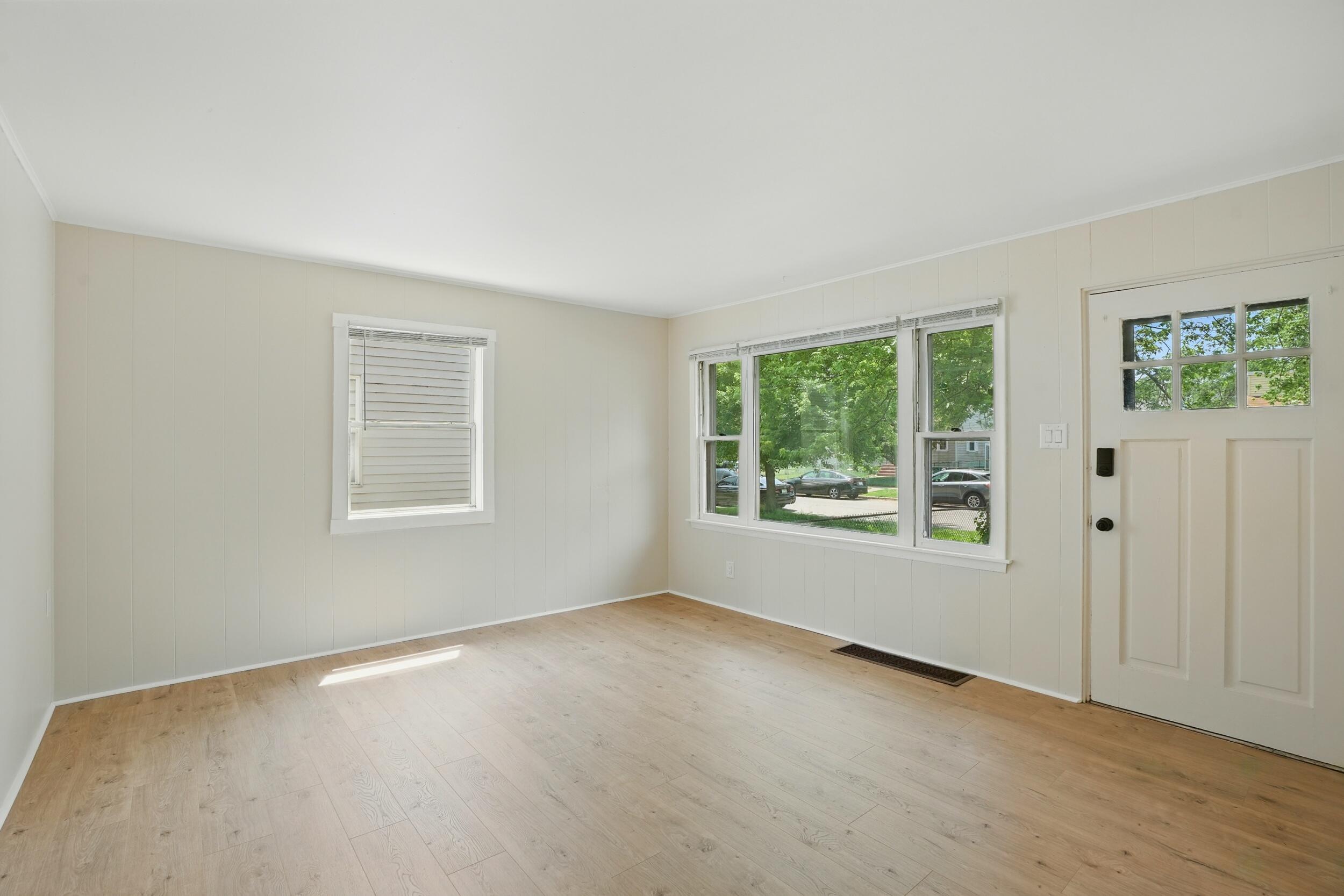 7613 Magnolia Avenue