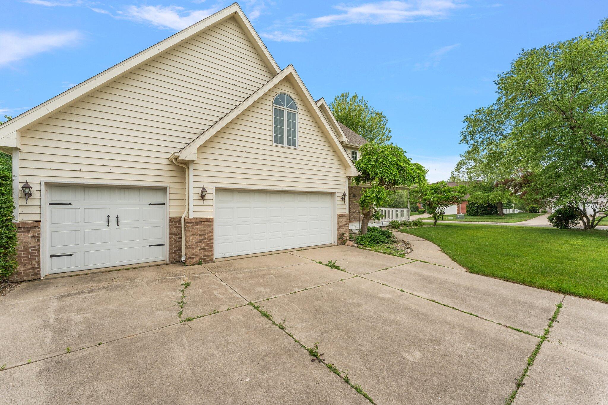 2601 Chesterfield Drive