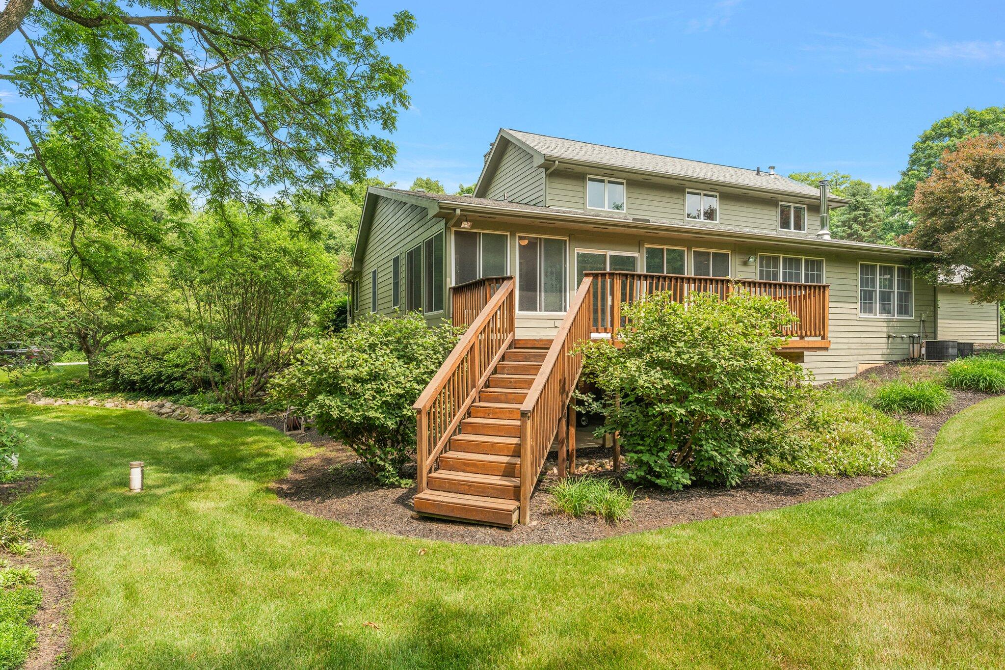 556 Shatz Drive N