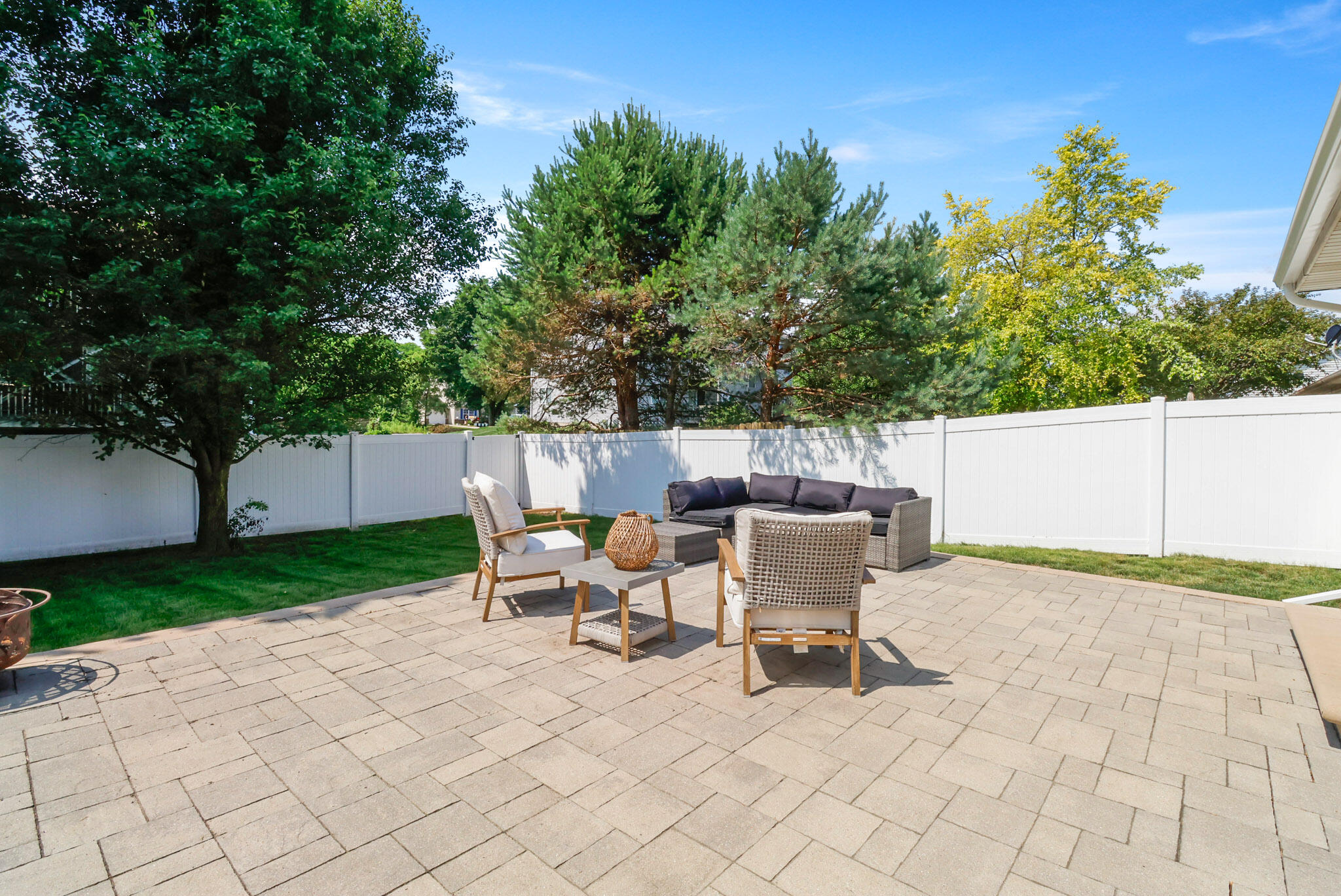 6685 W 158th Place
