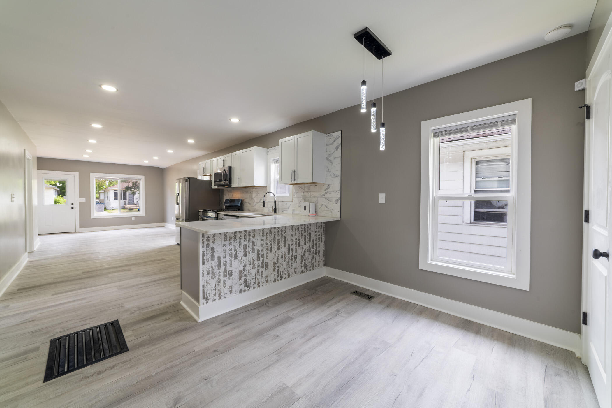 3776 Harrison Street