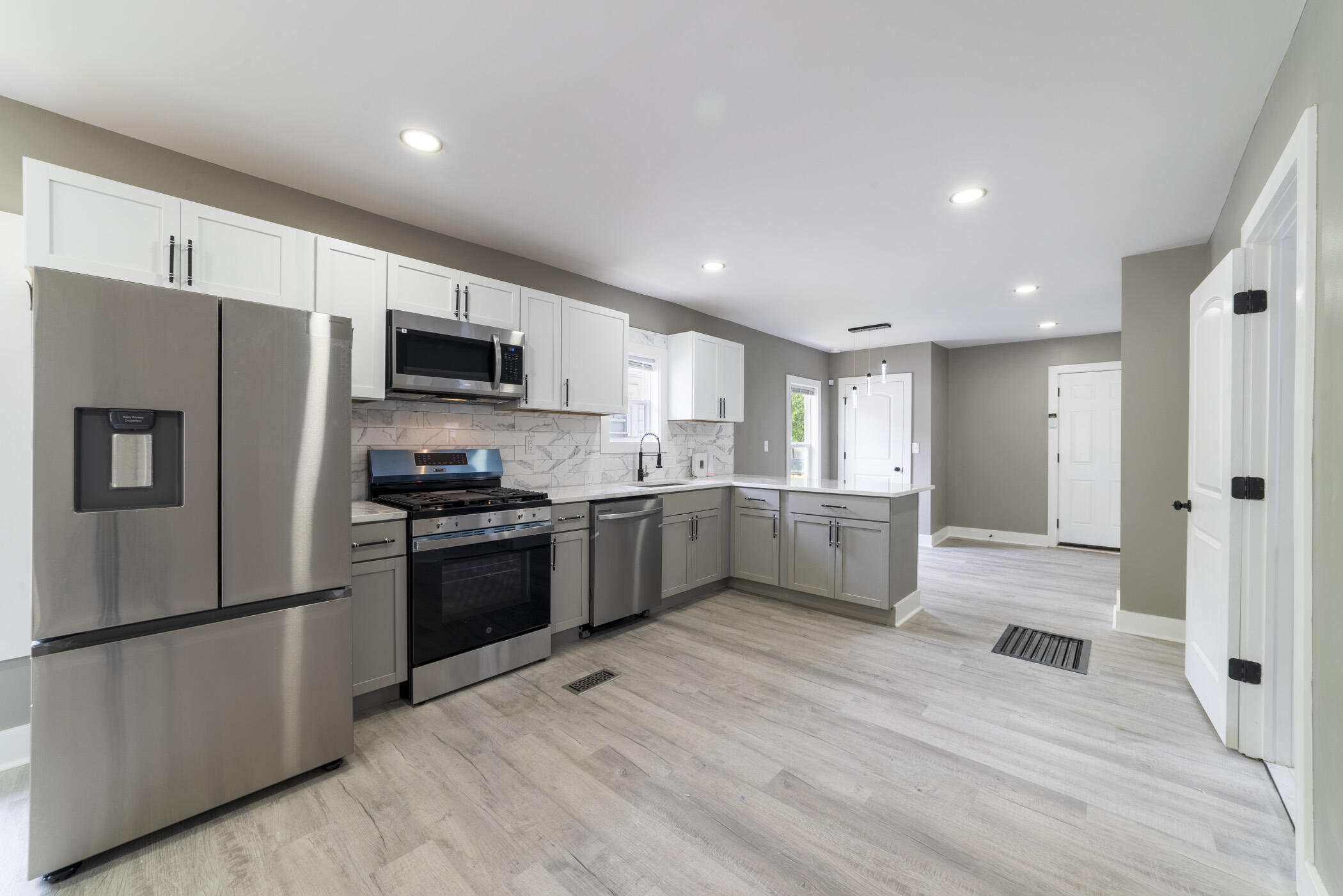 3776 Harrison Street