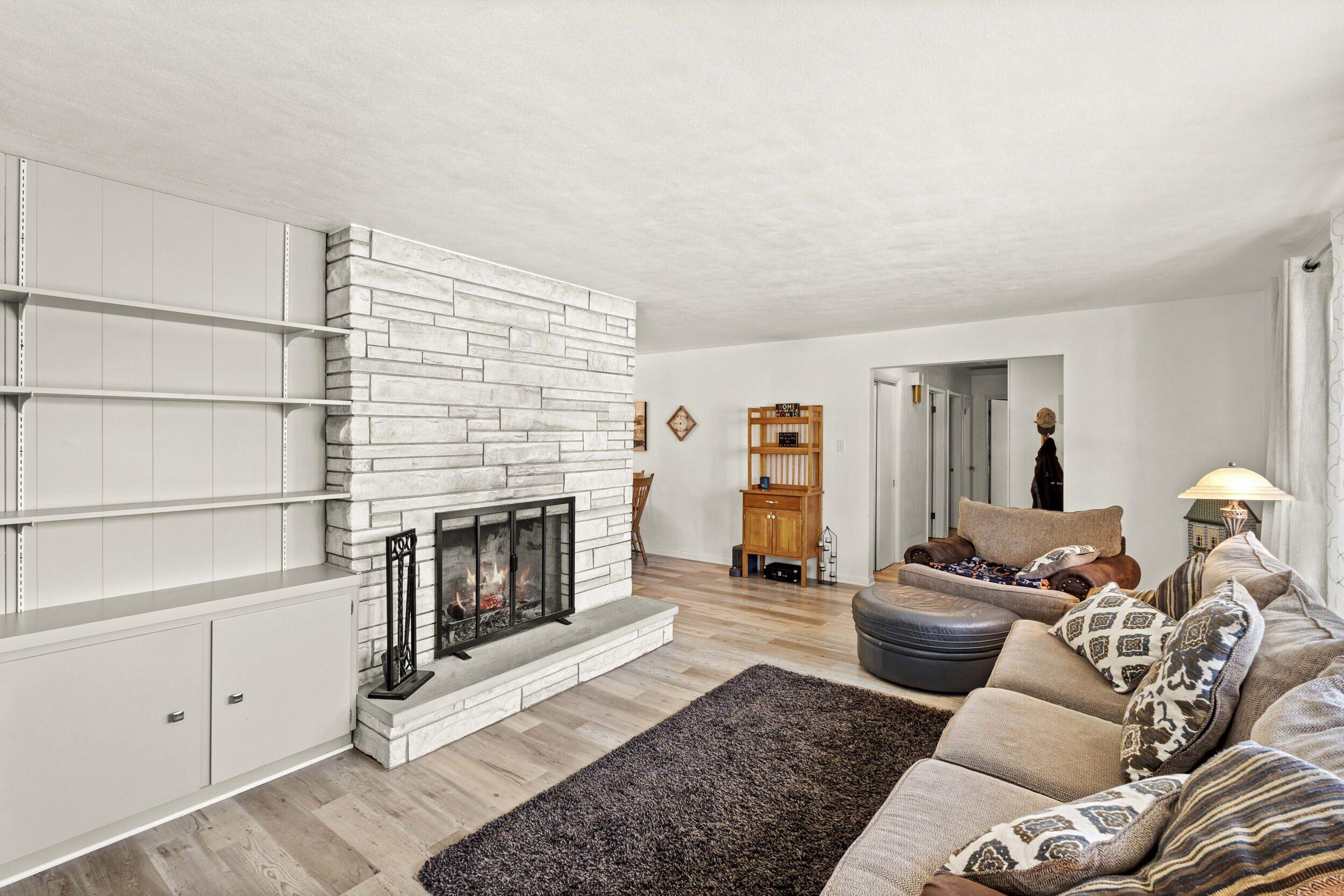 921 W 3rd Place