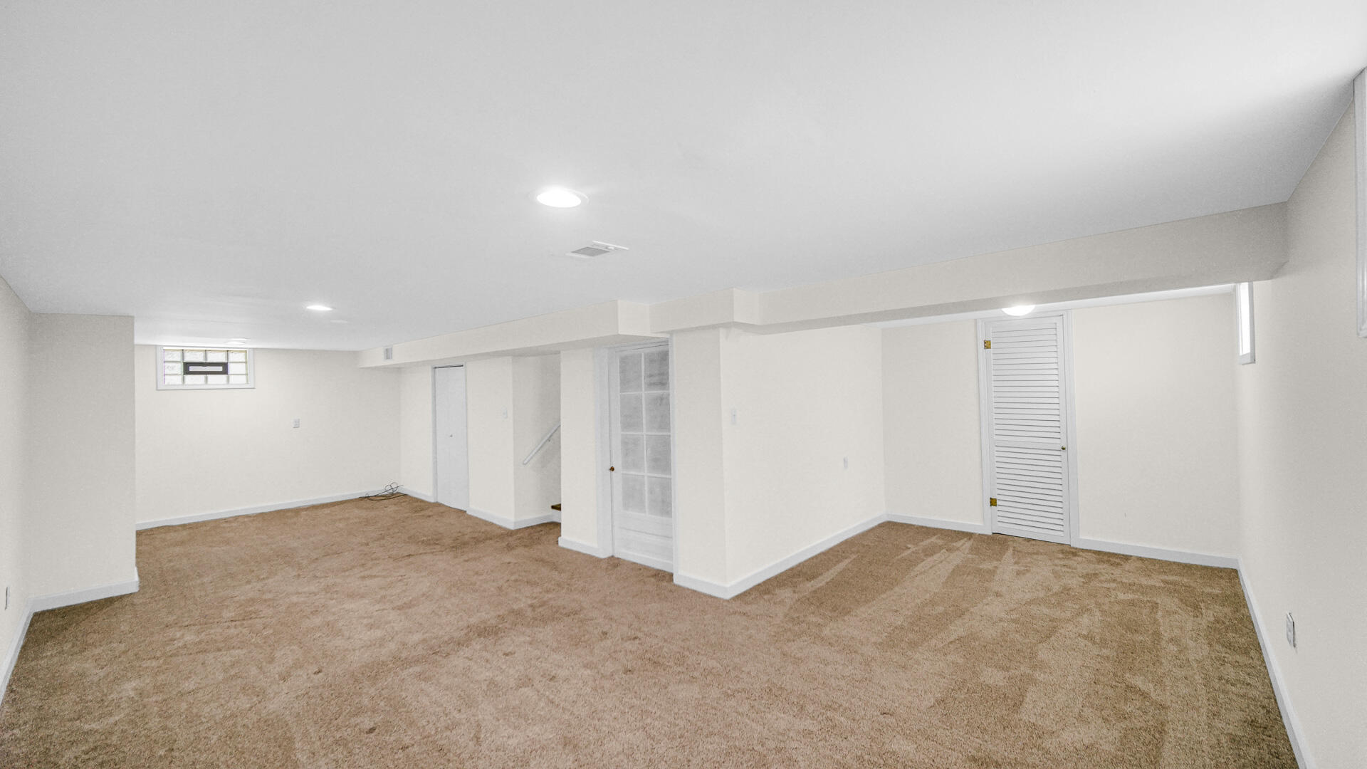 206 N Oakwood Drive