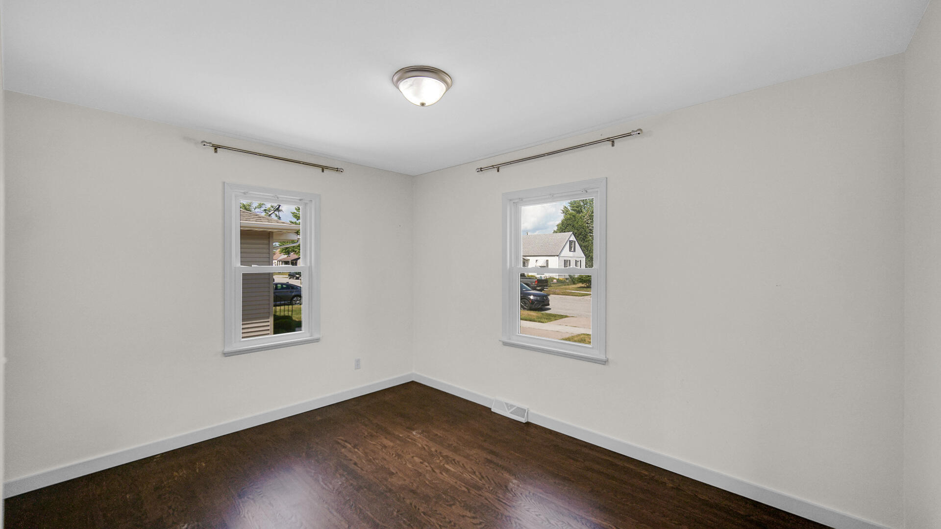 206 N Oakwood Drive