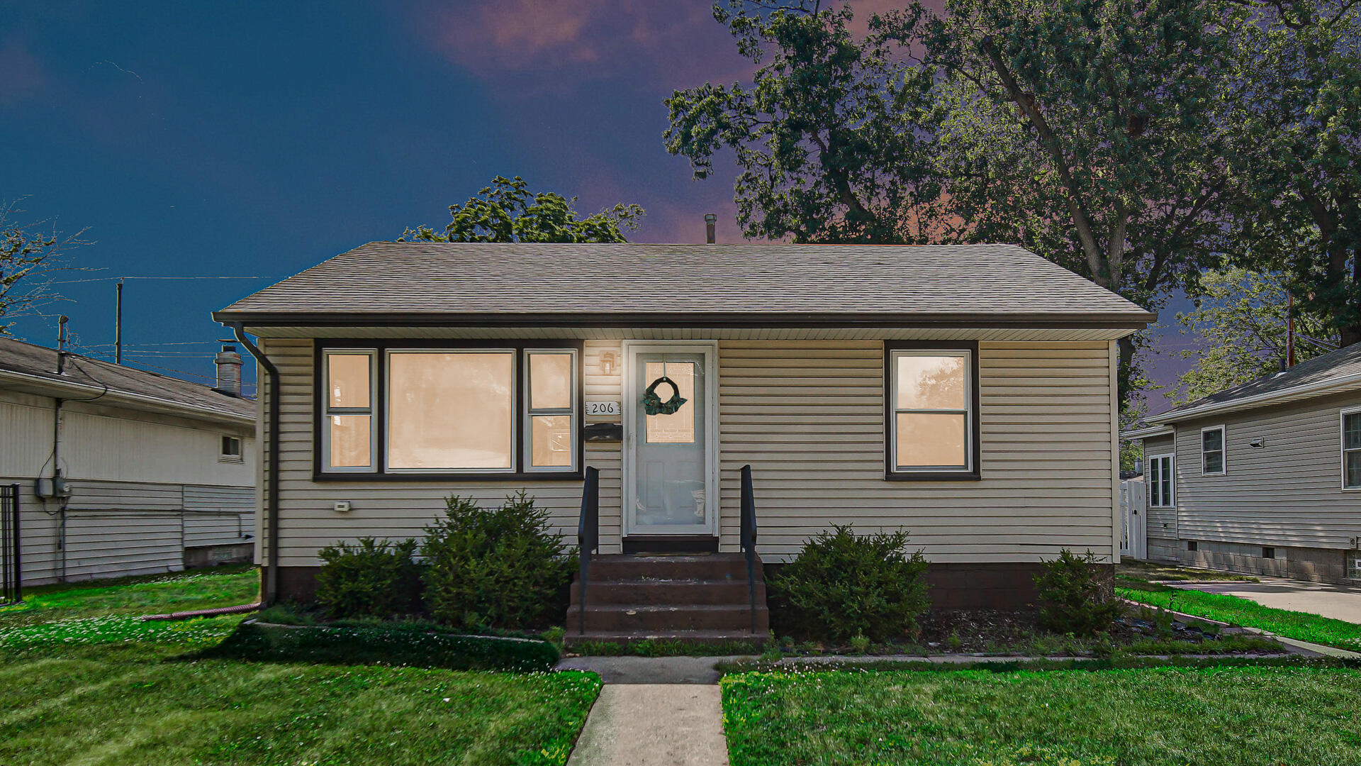 206 N Oakwood Drive