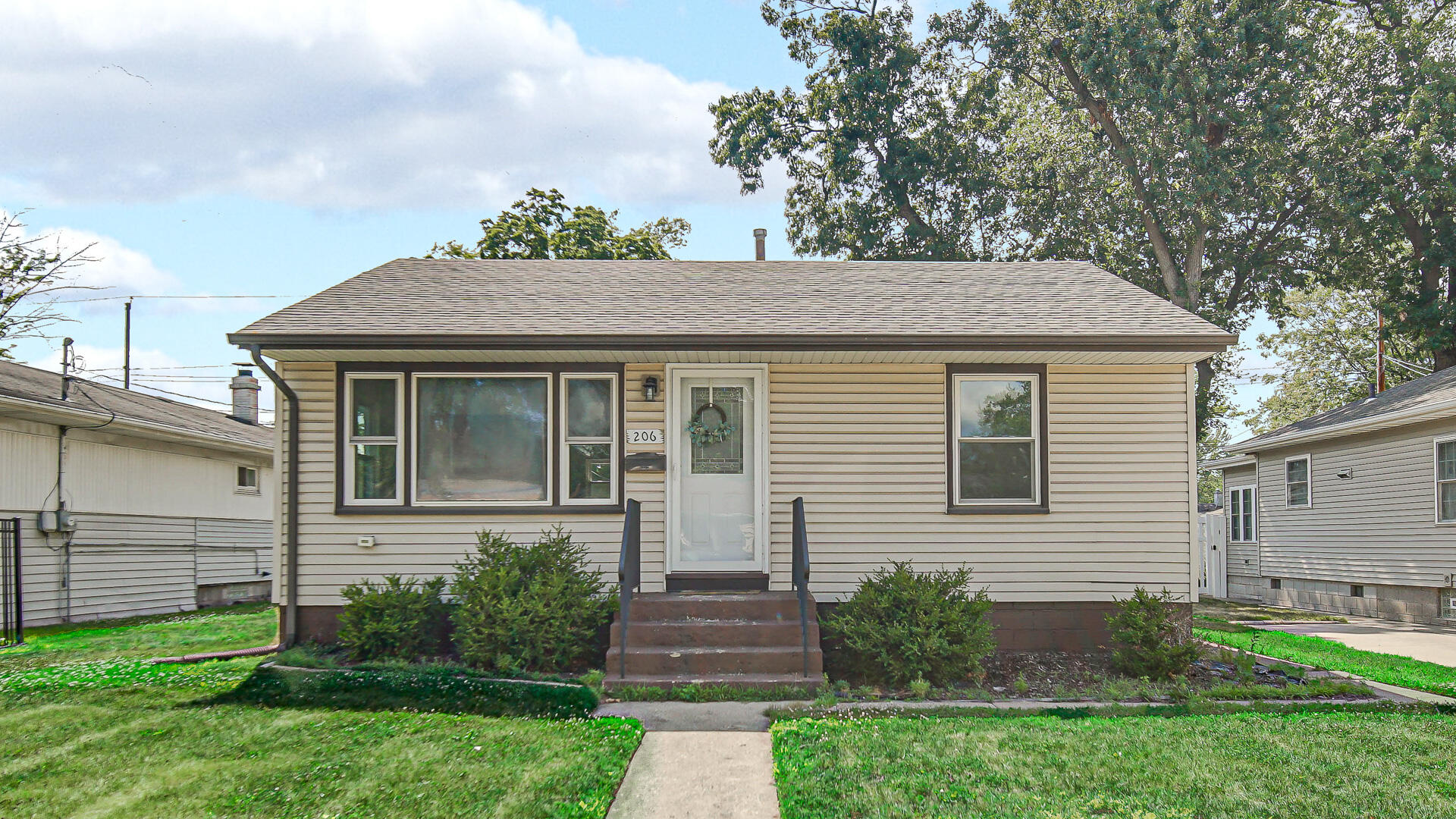 206 N Oakwood Drive