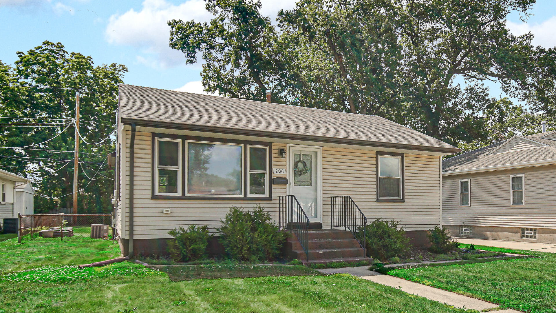 206 N Oakwood Drive