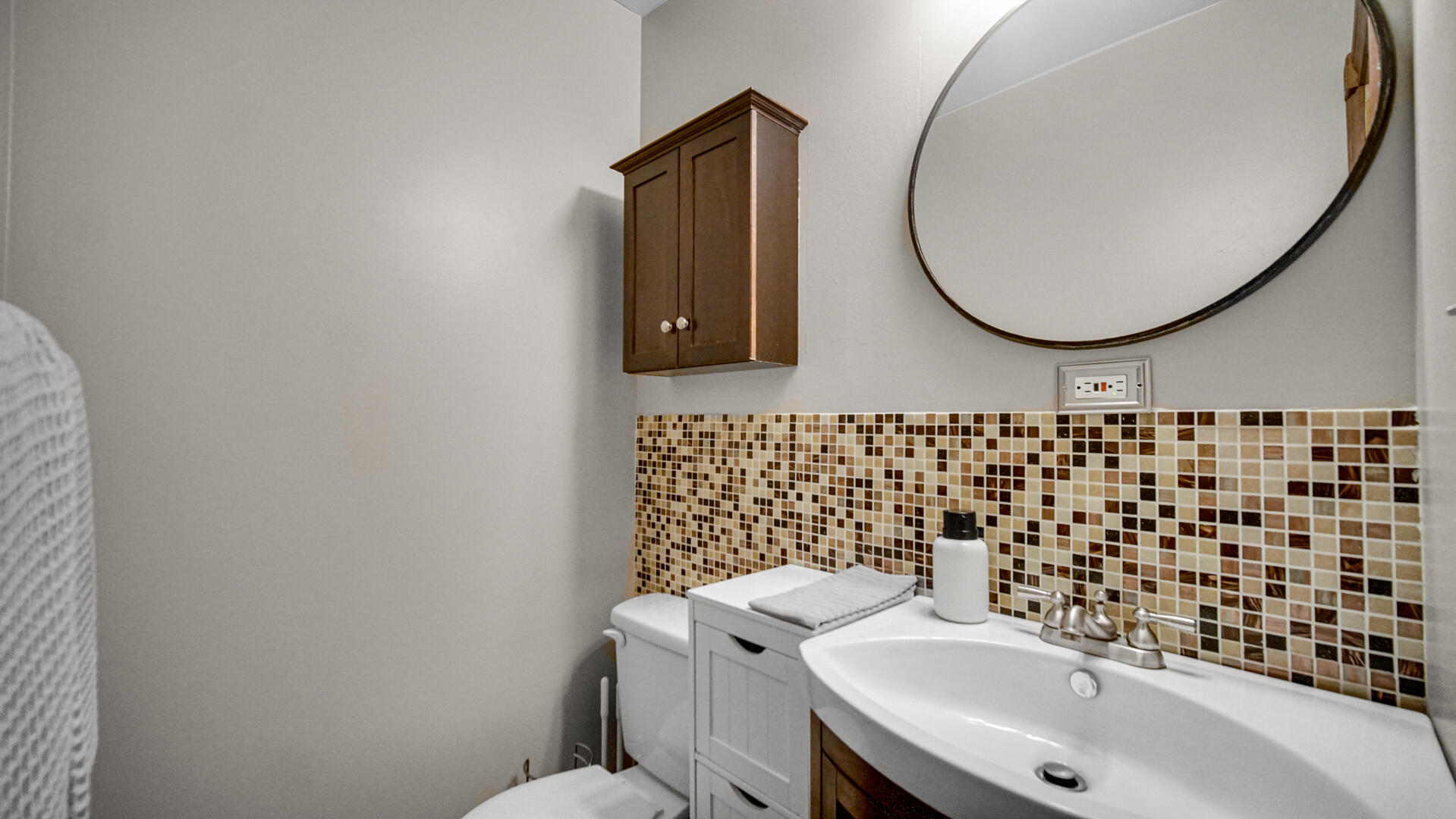 5202 Lynn Lane