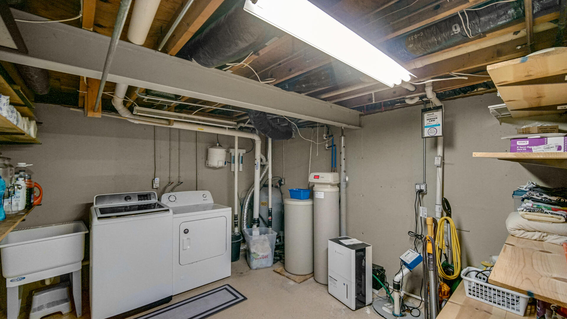 5202 Lynn Lane