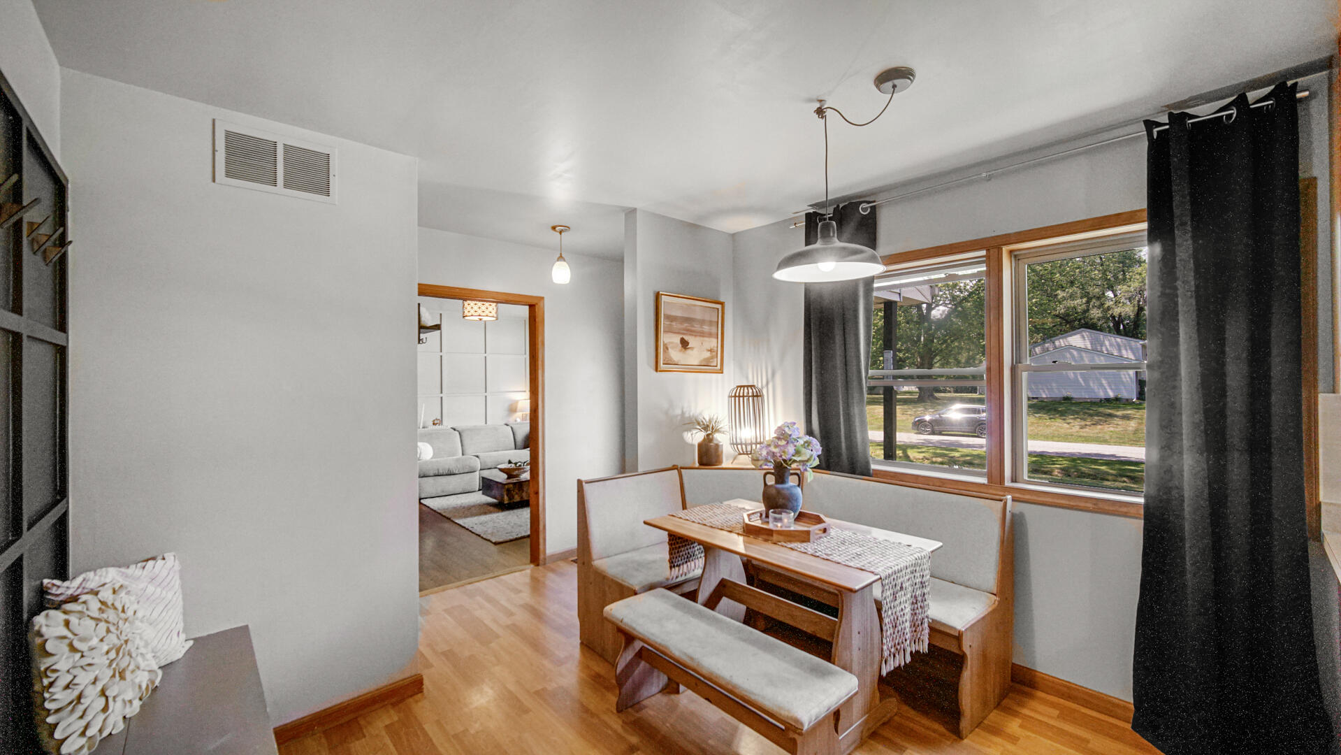 5202 Lynn Lane
