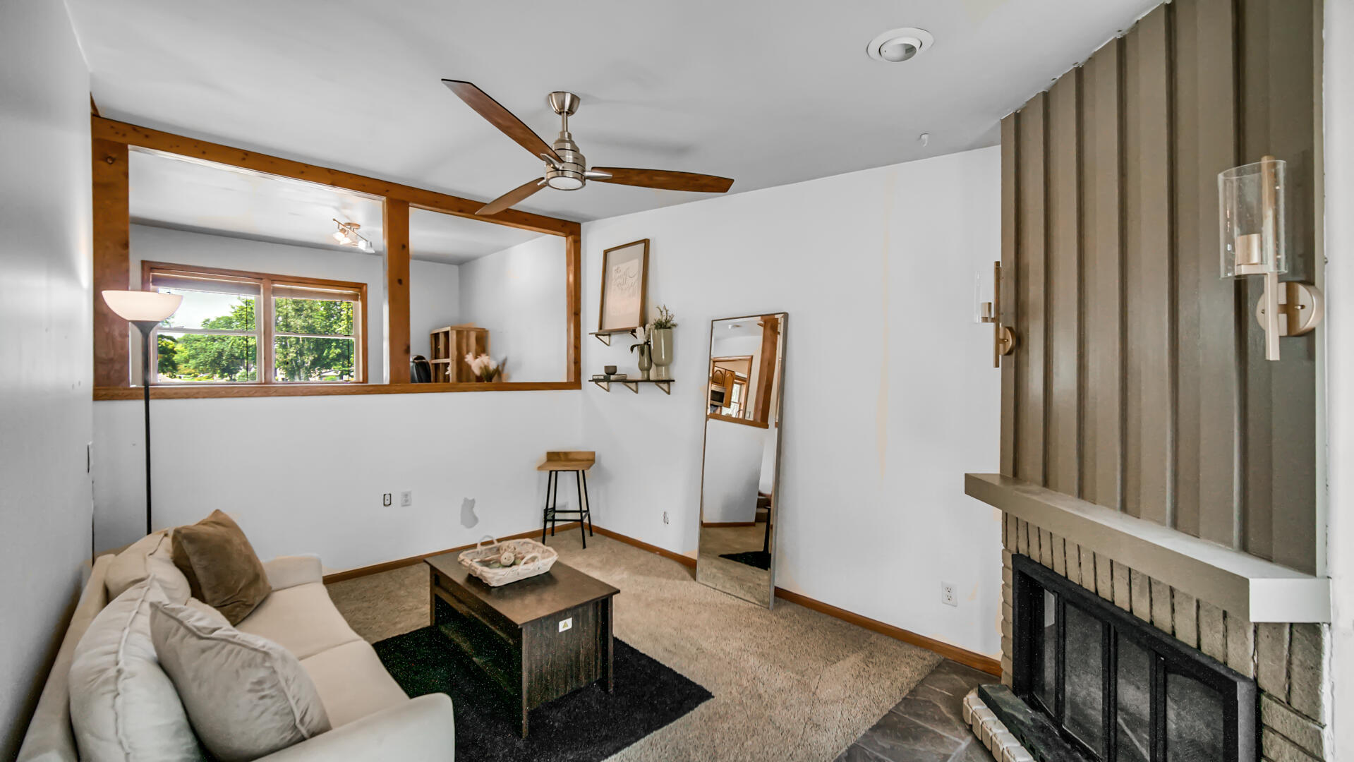 5202 Lynn Lane