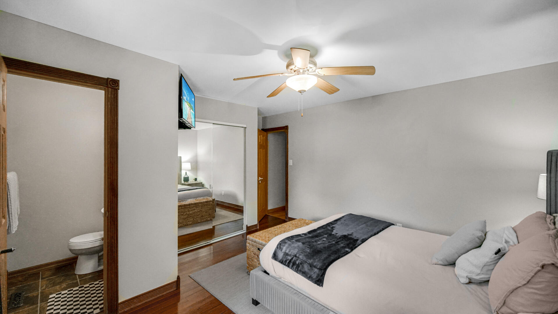 5202 Lynn Lane