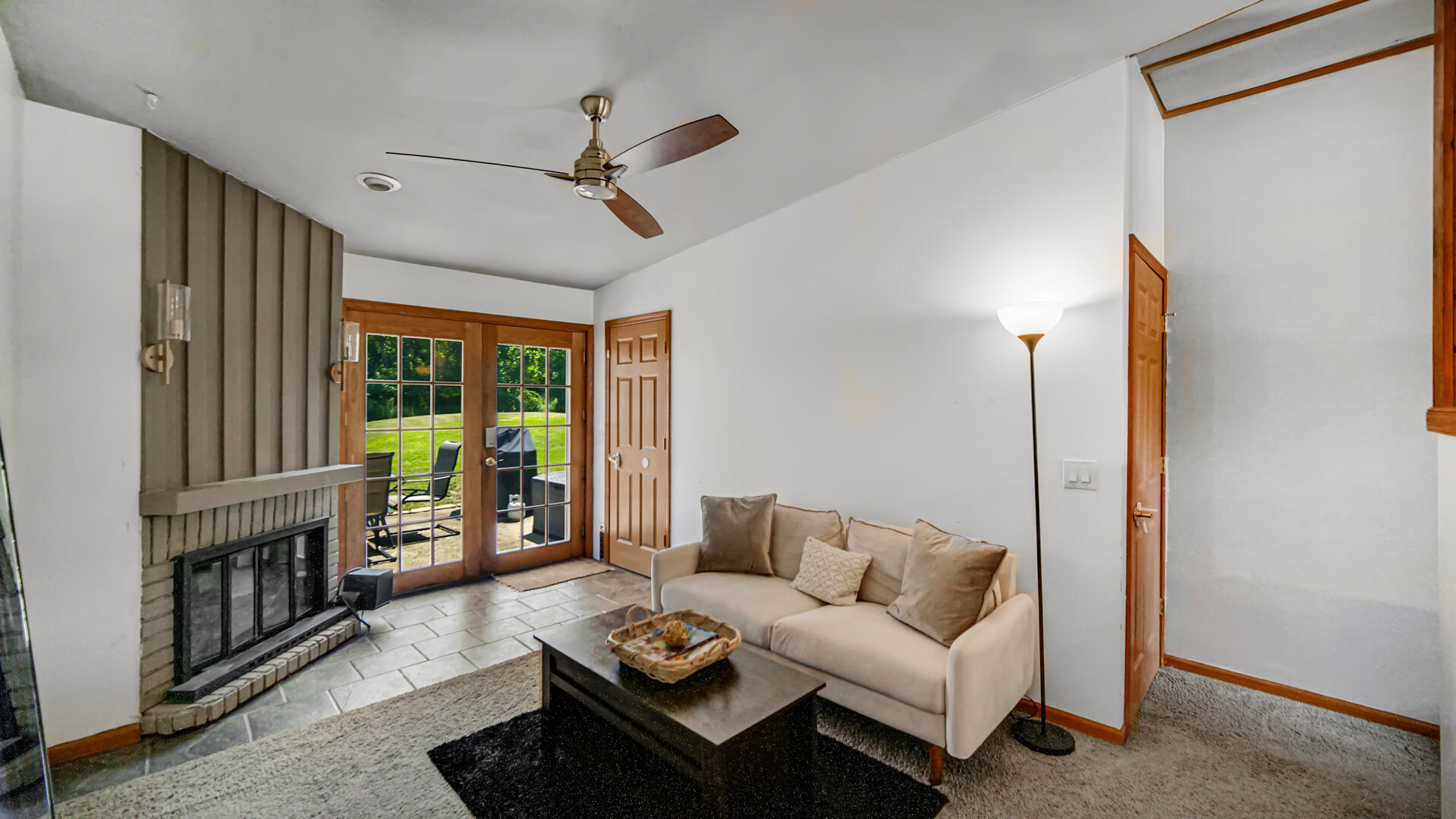 5202 Lynn Lane