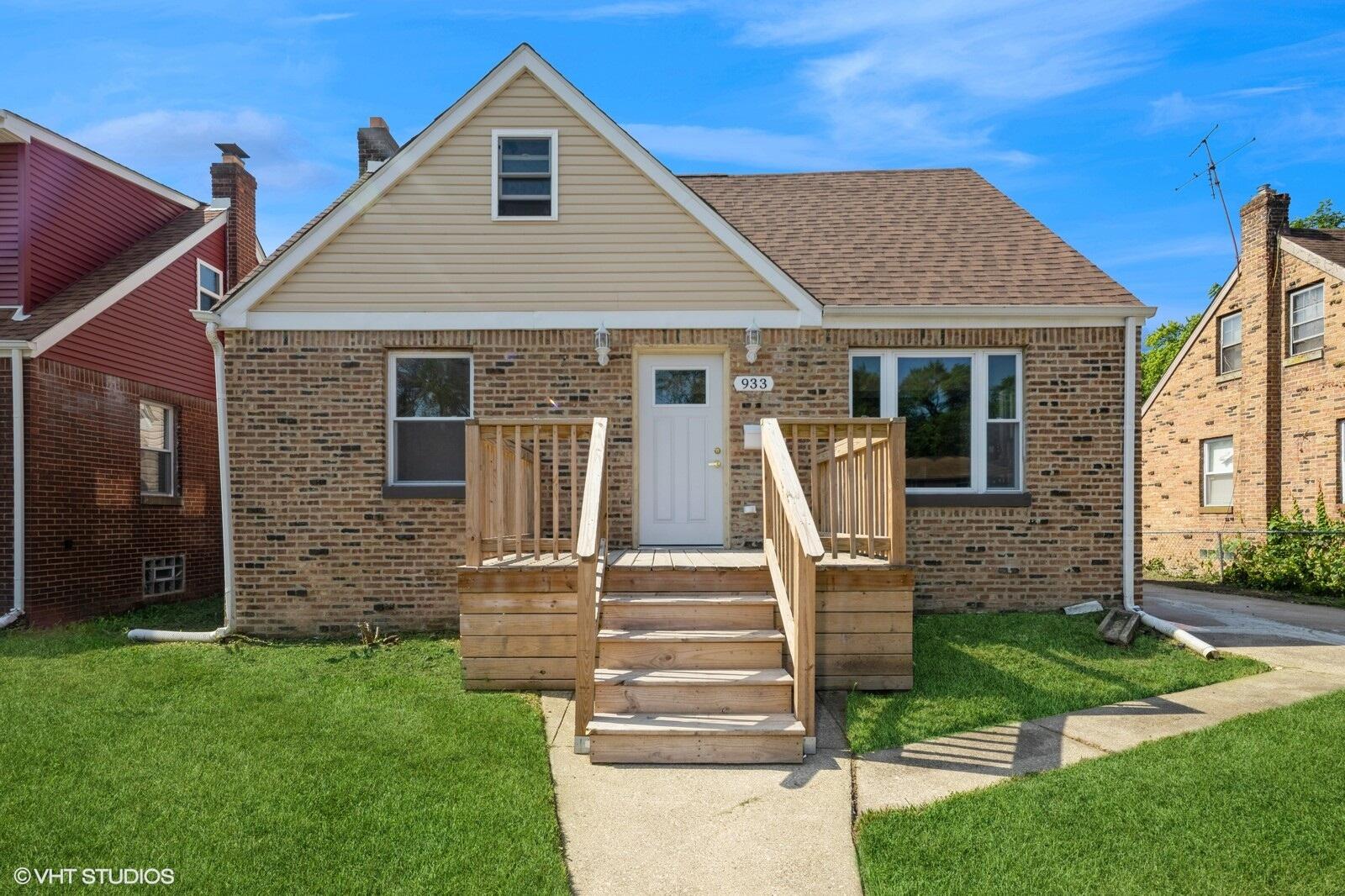 933 E 44th Place