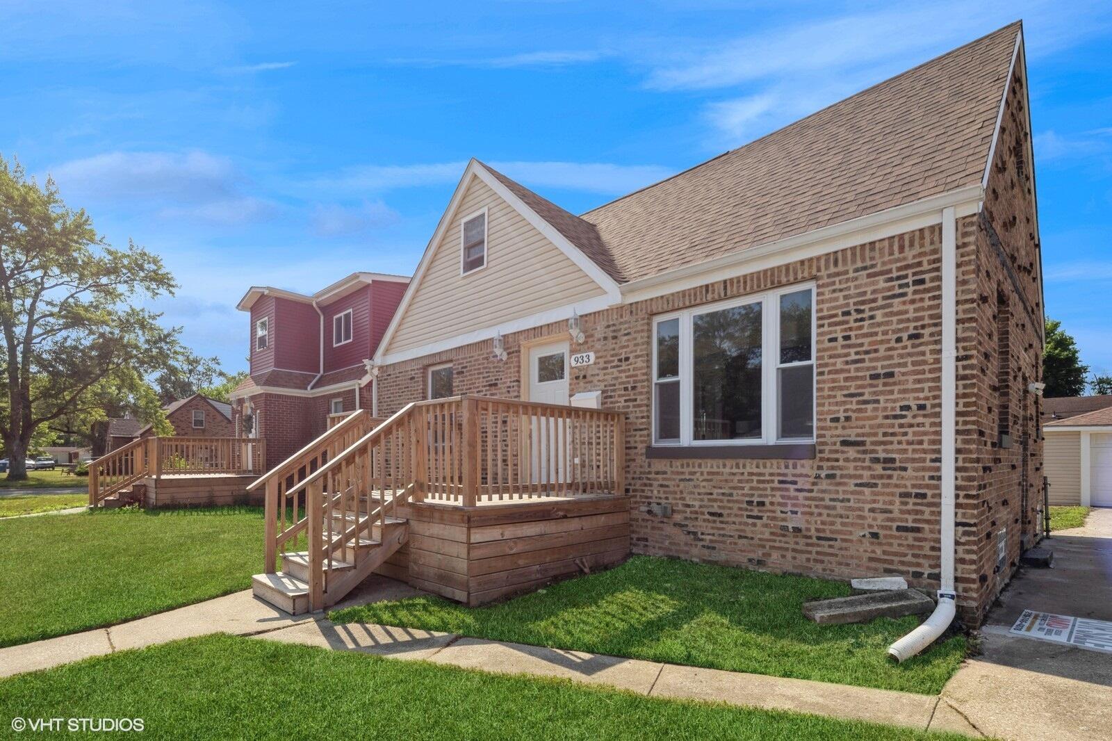 933 E 44th Place