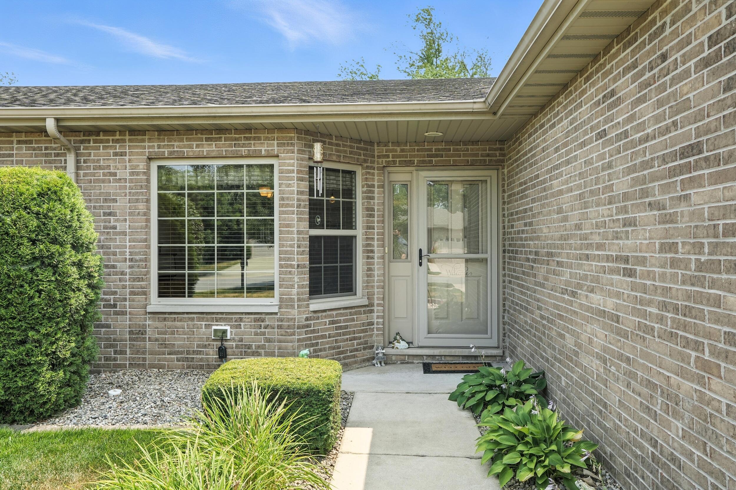5527 Maggie Mae Court
