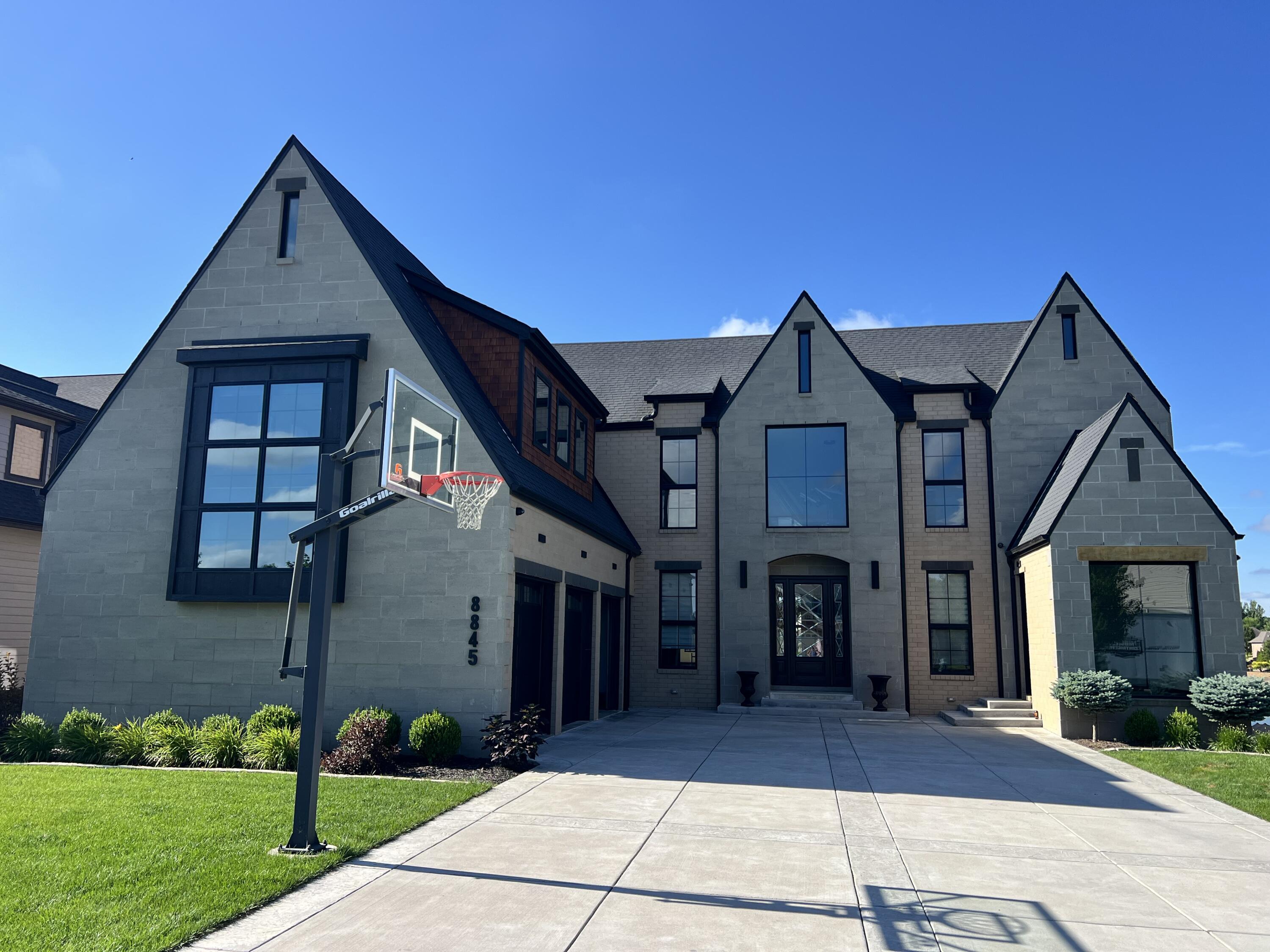 8845 Doubletree Drive N