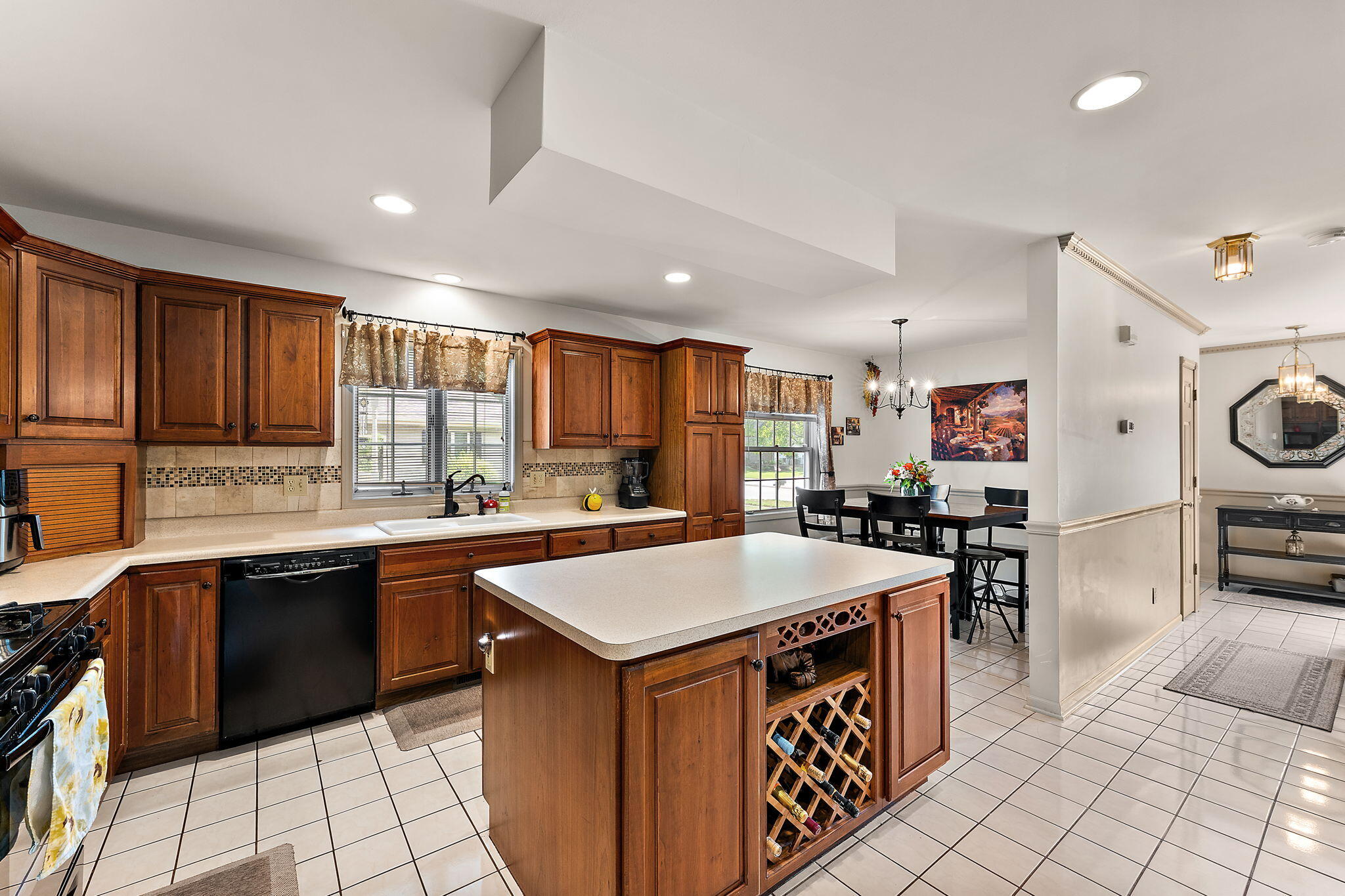 619 N Forest Avenue Unit: 46319