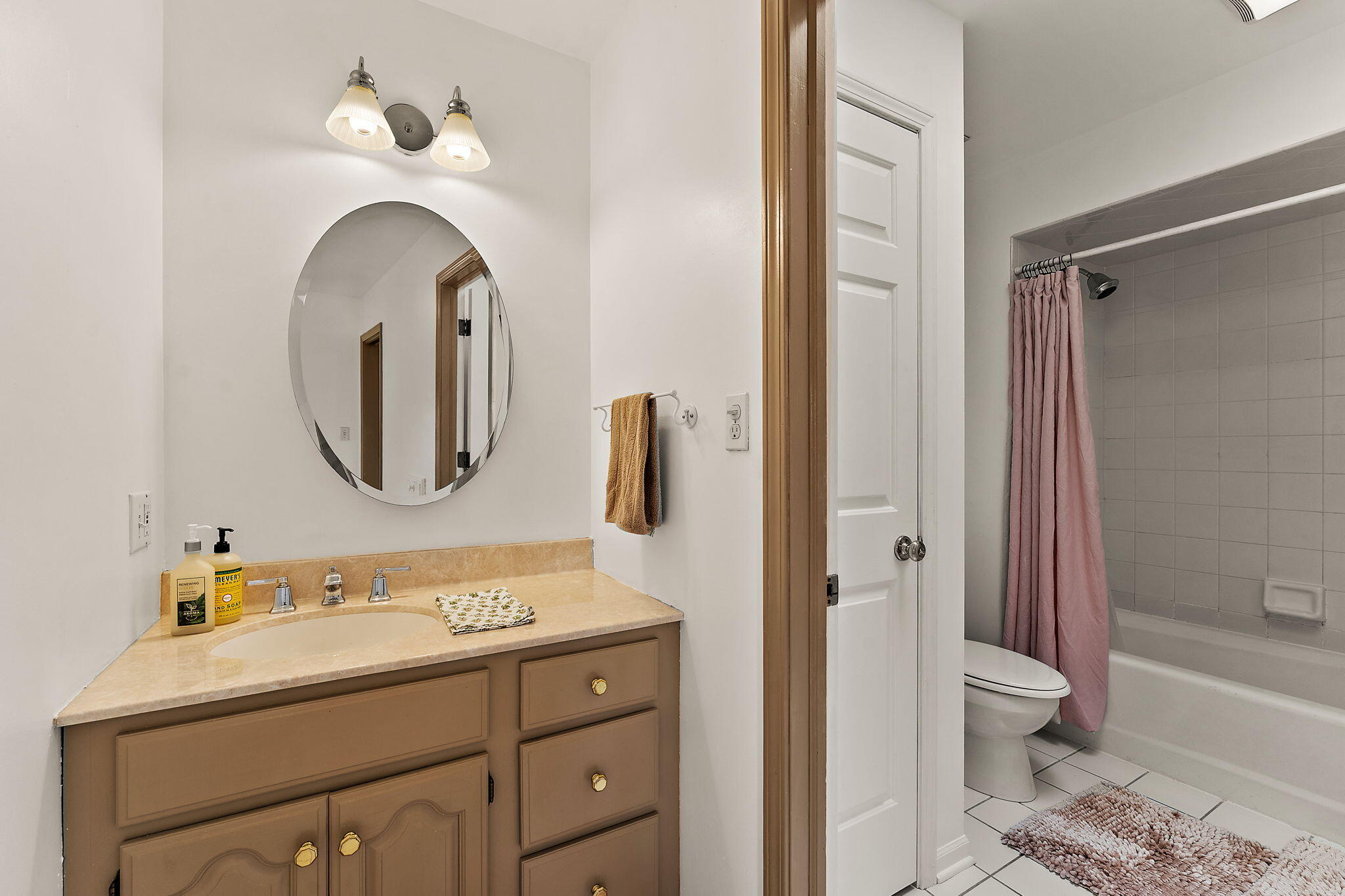 619 N Forest Avenue Unit: 46319