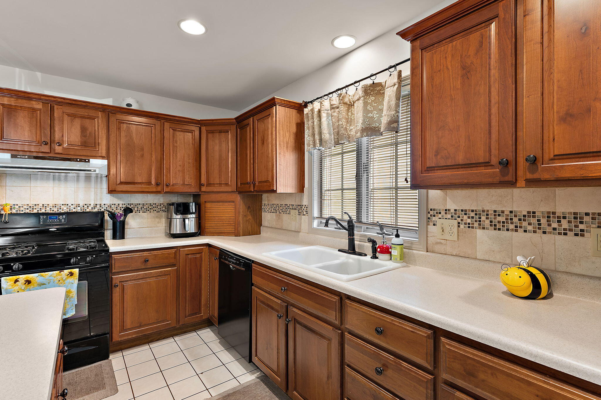 619 N Forest Avenue Unit: 46319