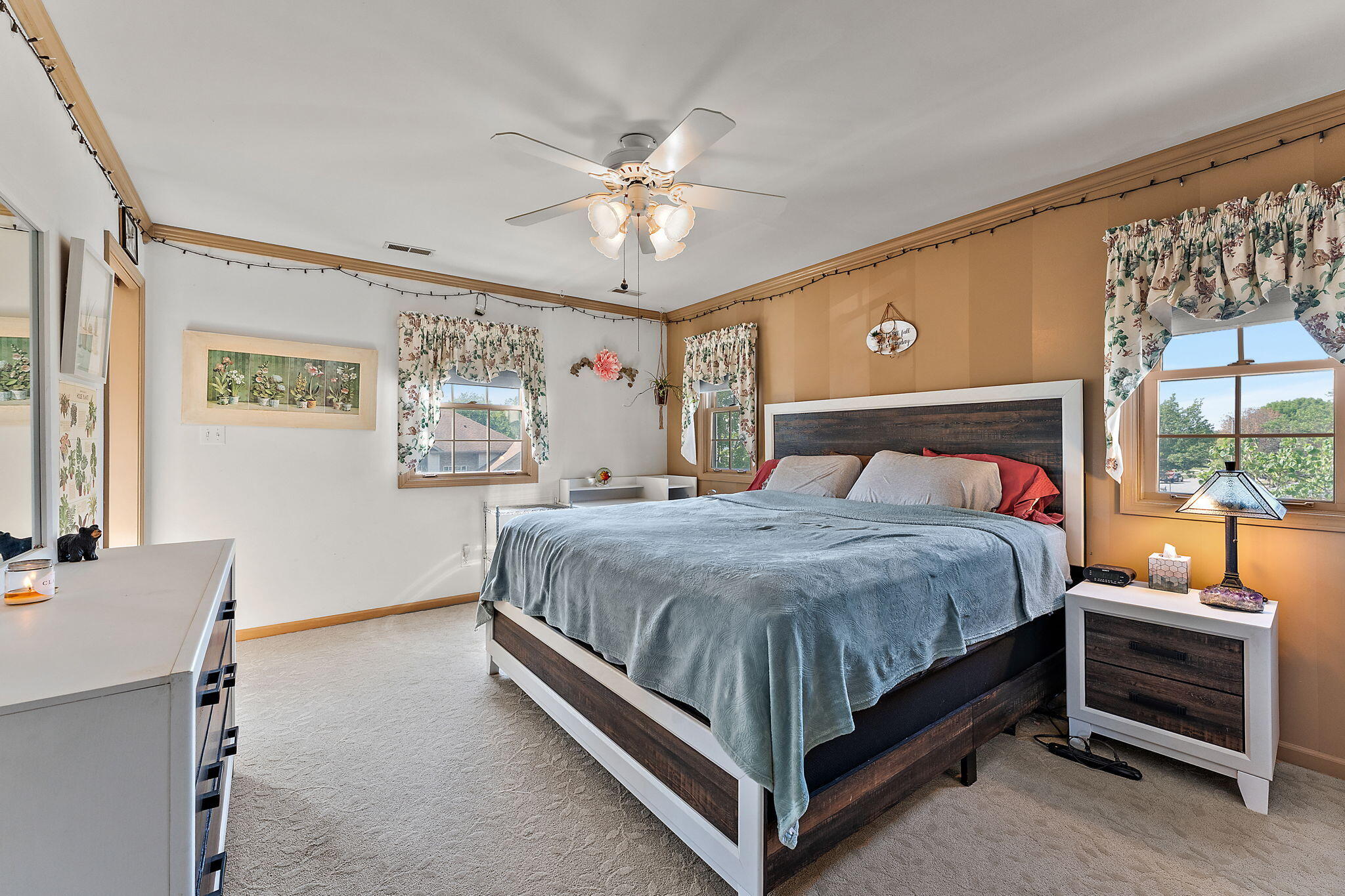 619 N Forest Avenue Unit: 46319