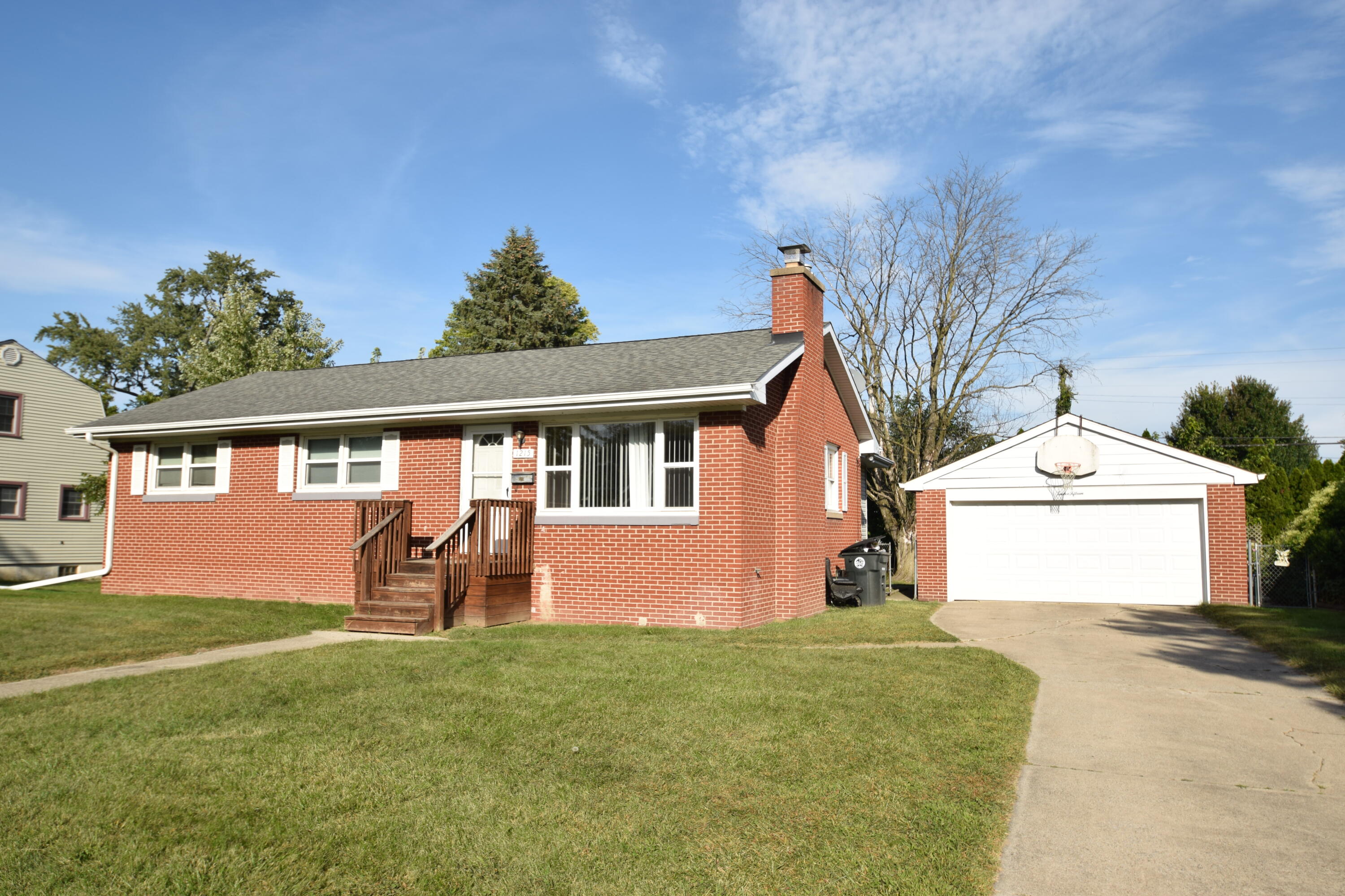 1215 Lincoln Street