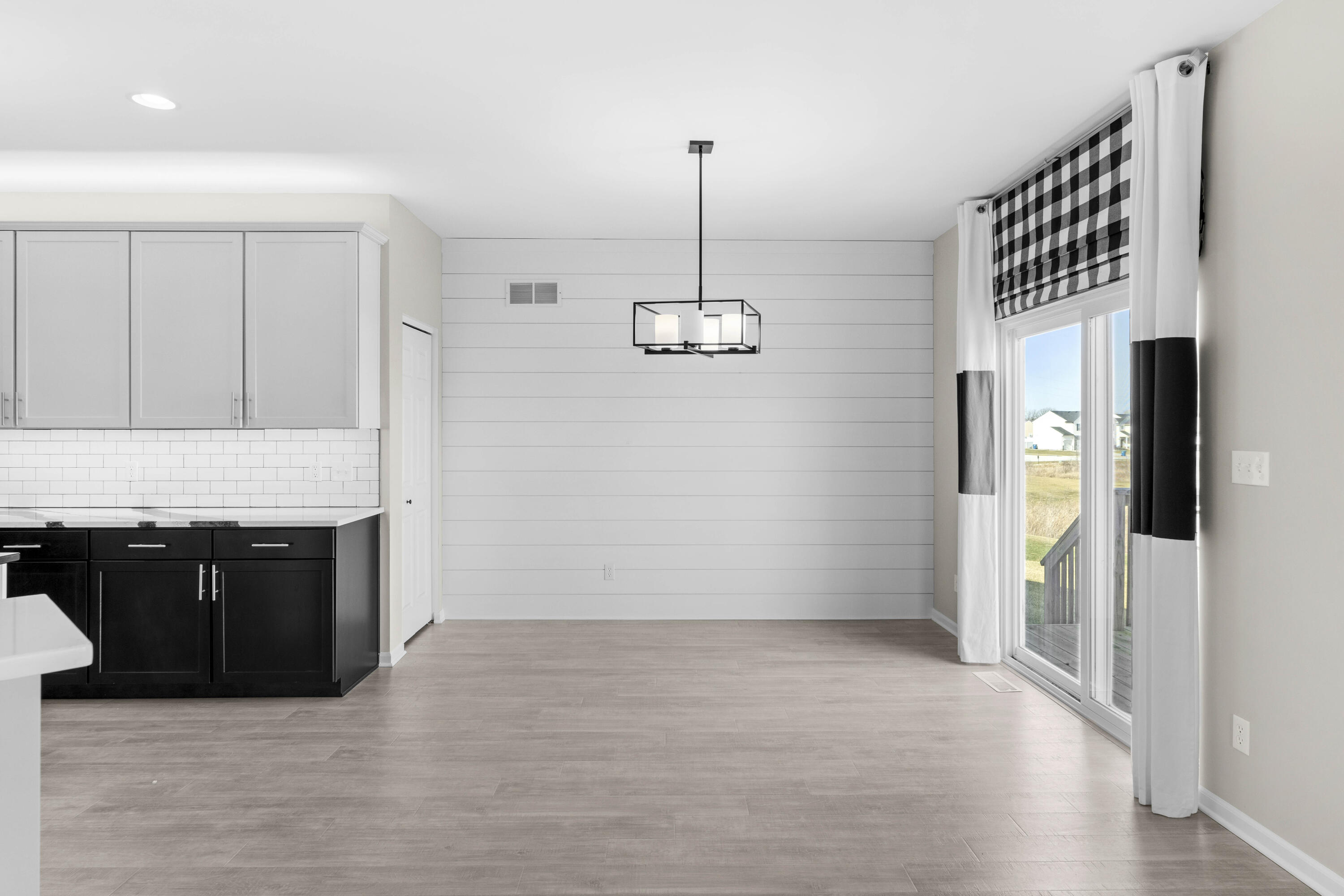 5652 Burr Rdg Circle