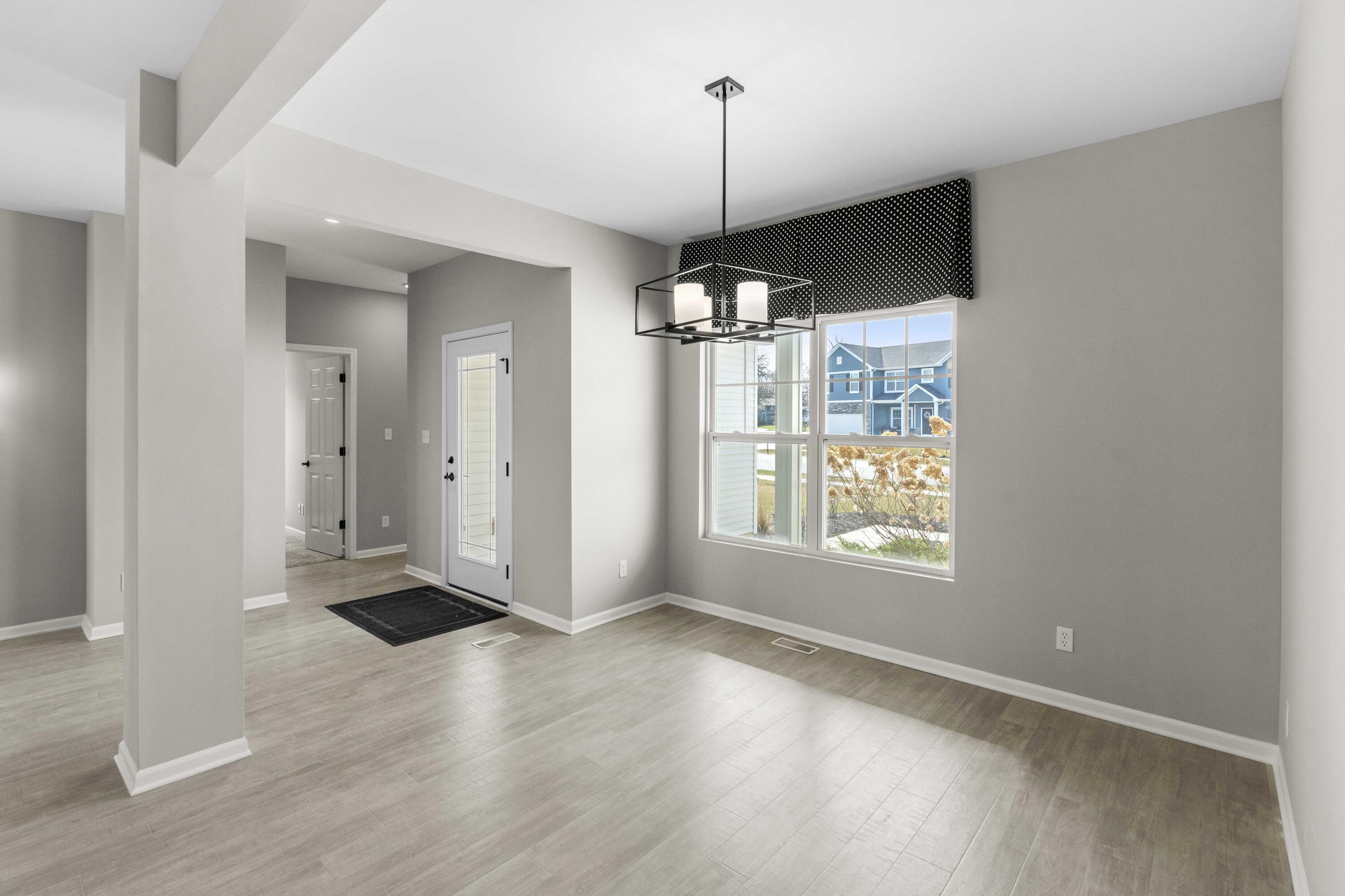 5652 Burr Rdg Circle