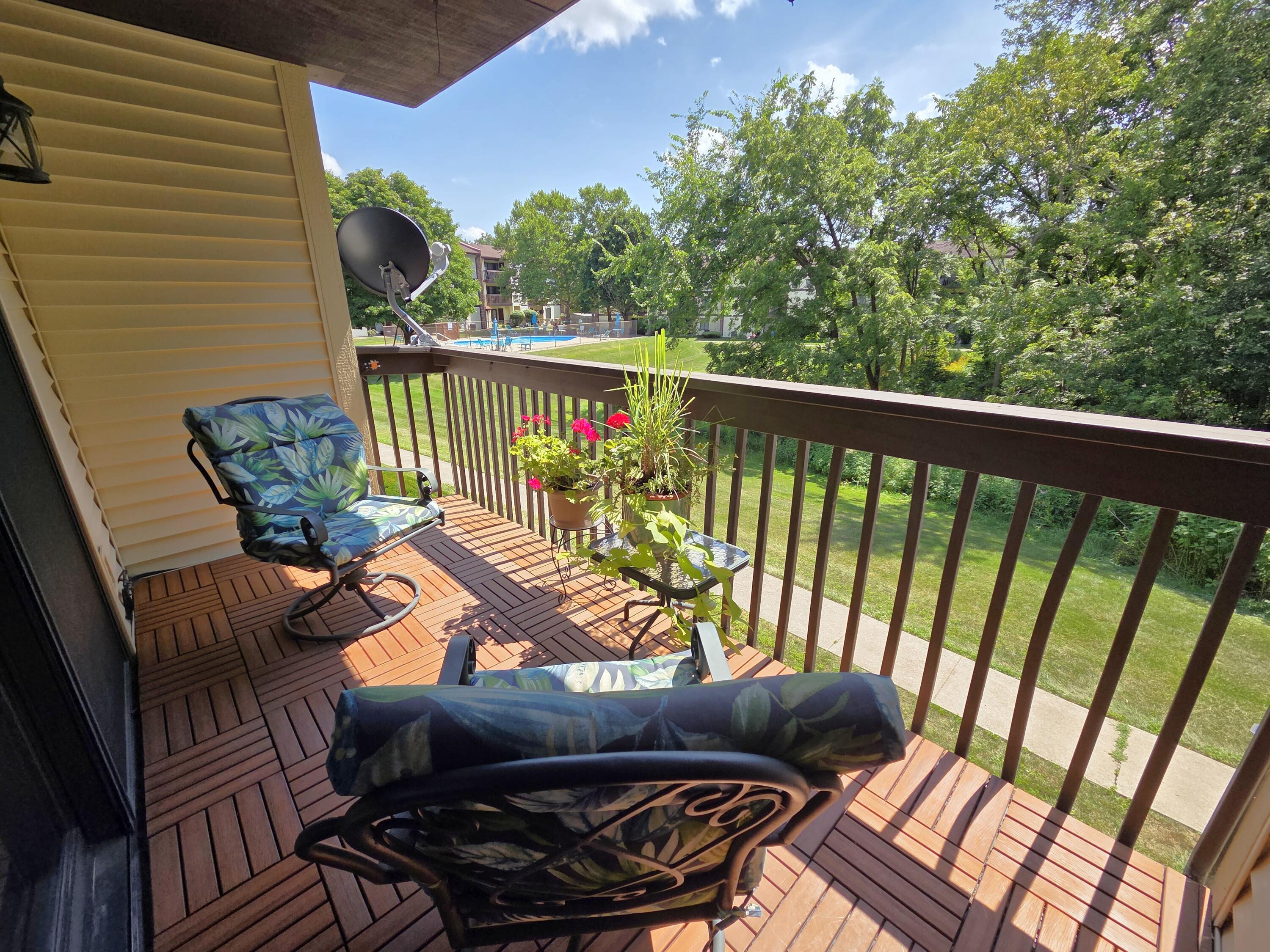 369 Summit Park Court W