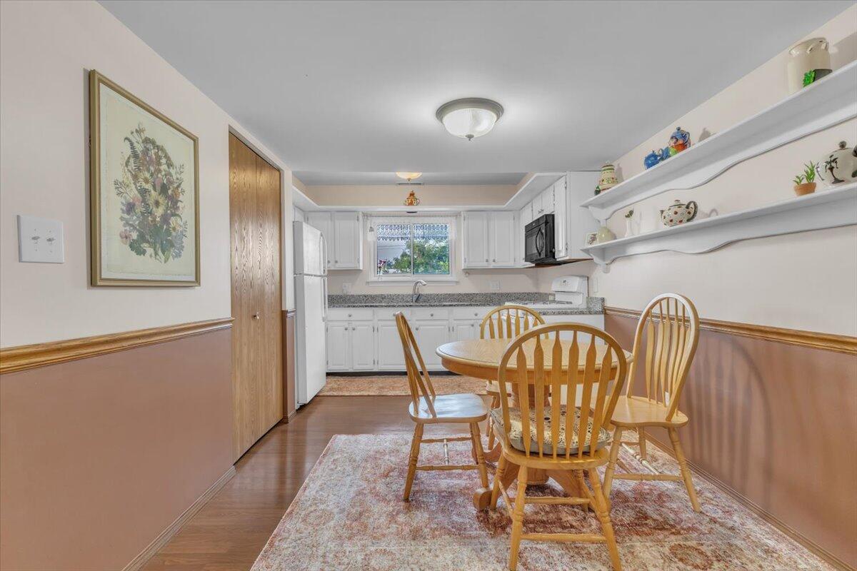 369 Summit Park Court W