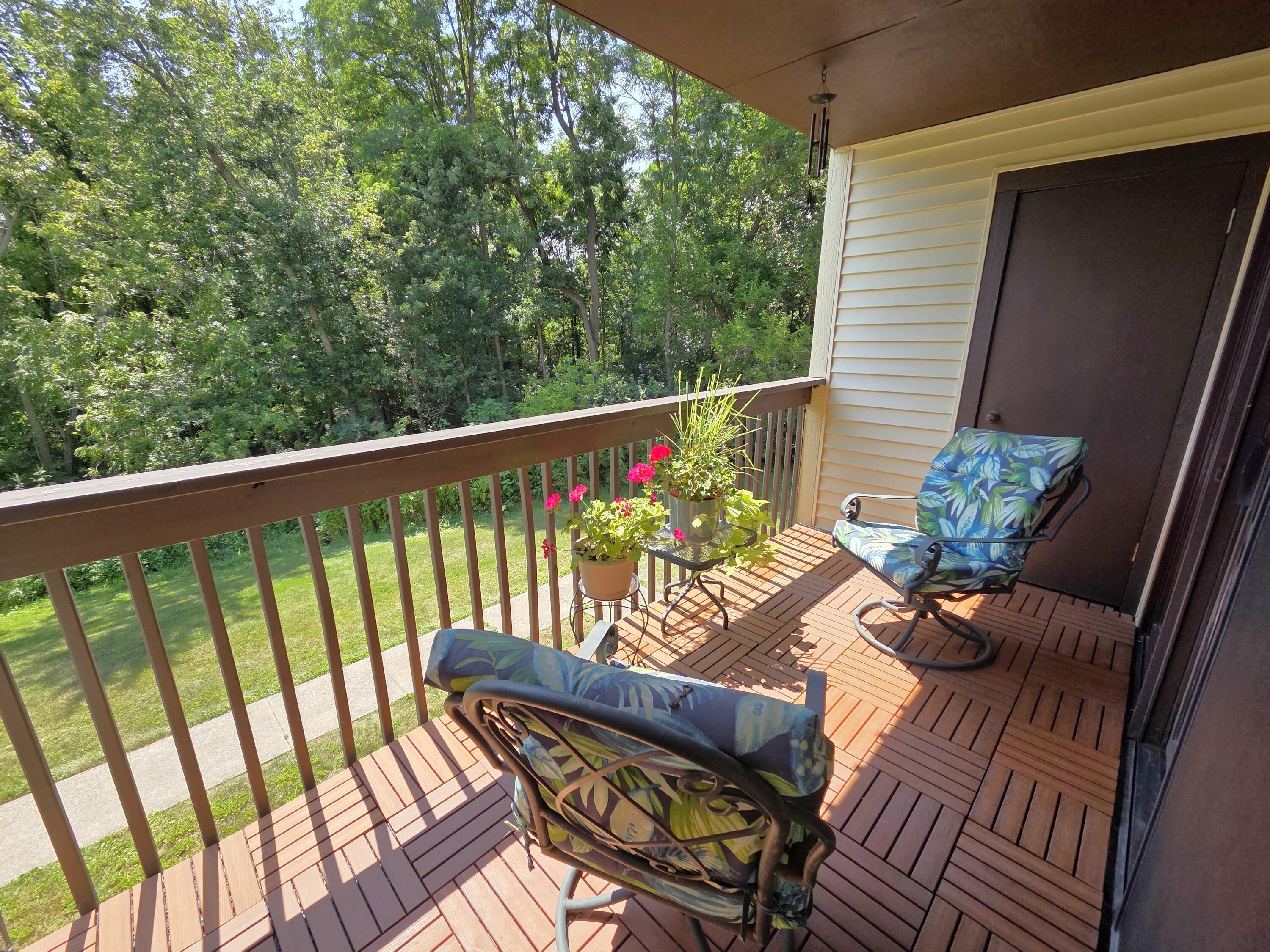 369 Summit Park Court W