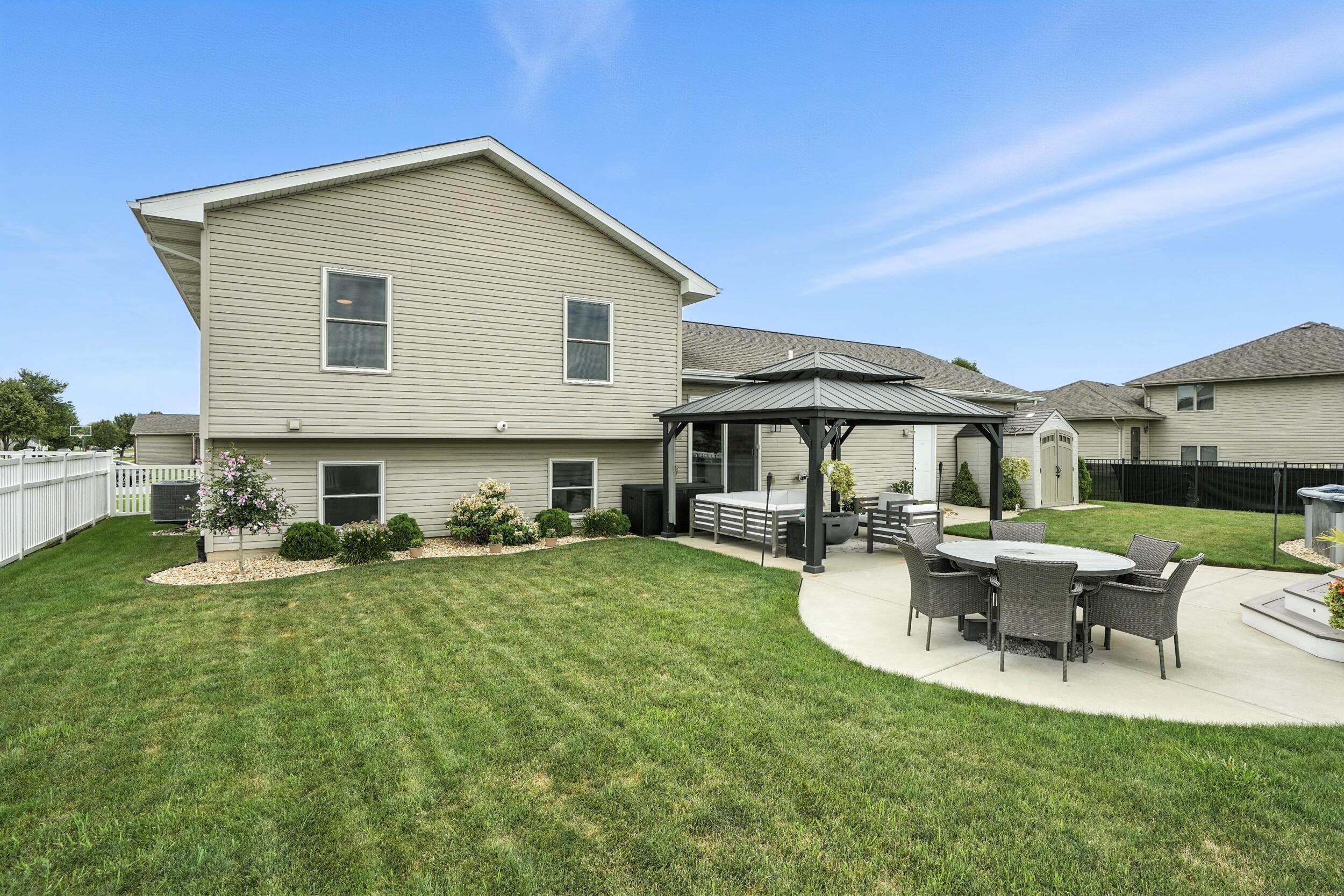 9711 W 148th Place