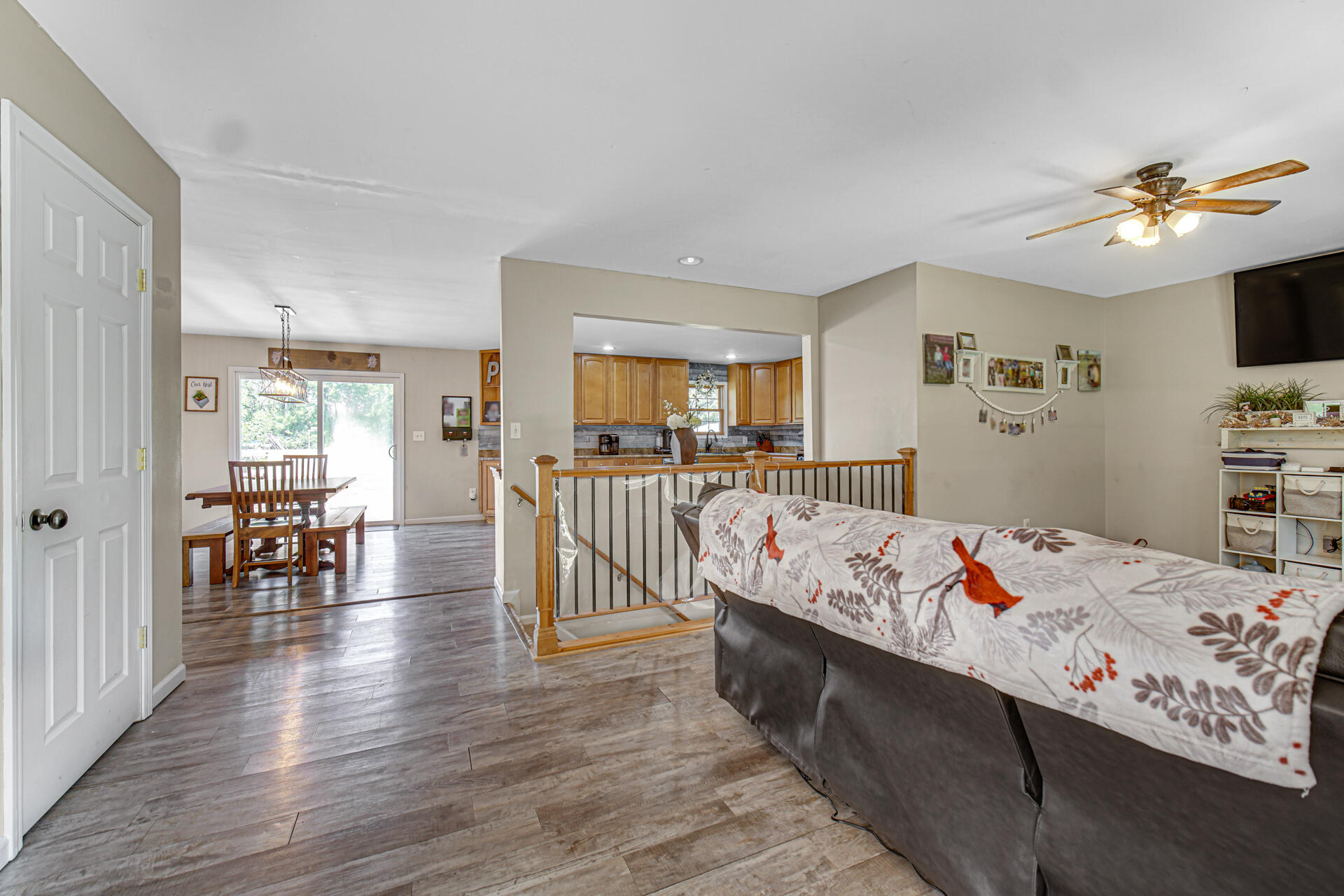 163 E 400 S