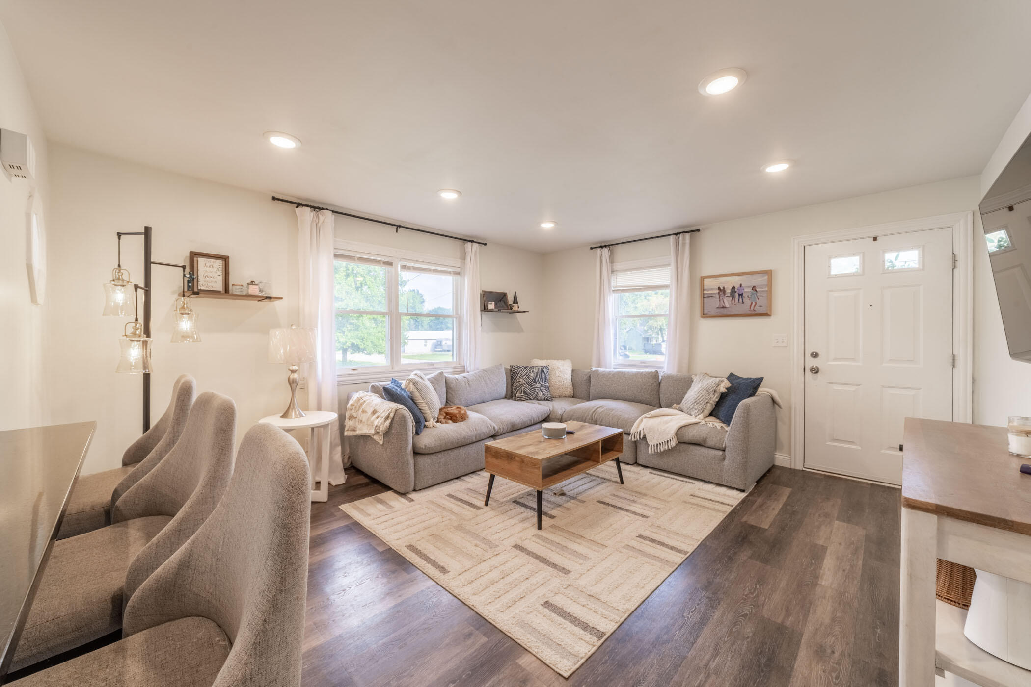 407 Roseberry Street