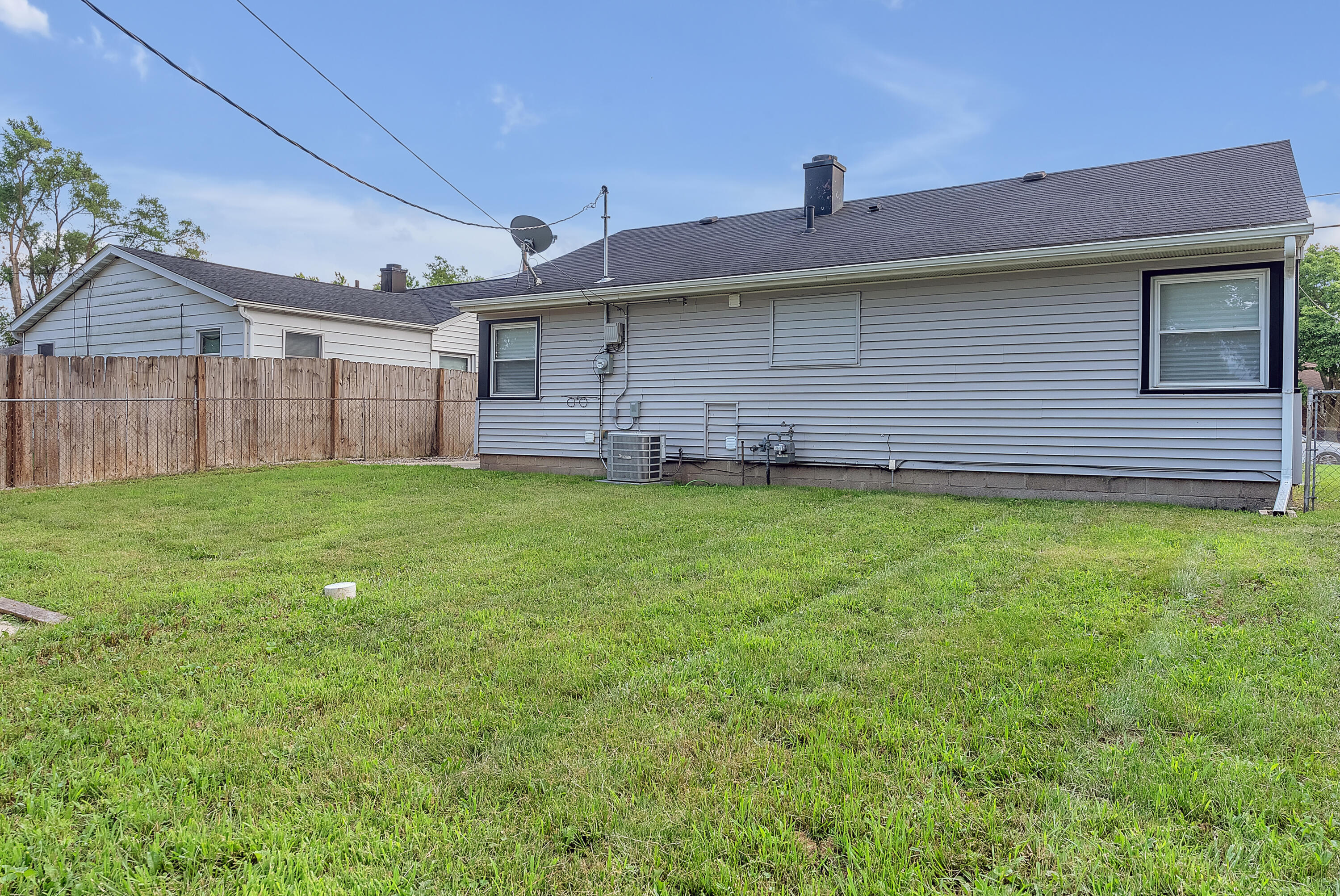 1110 W Old Ridge Road