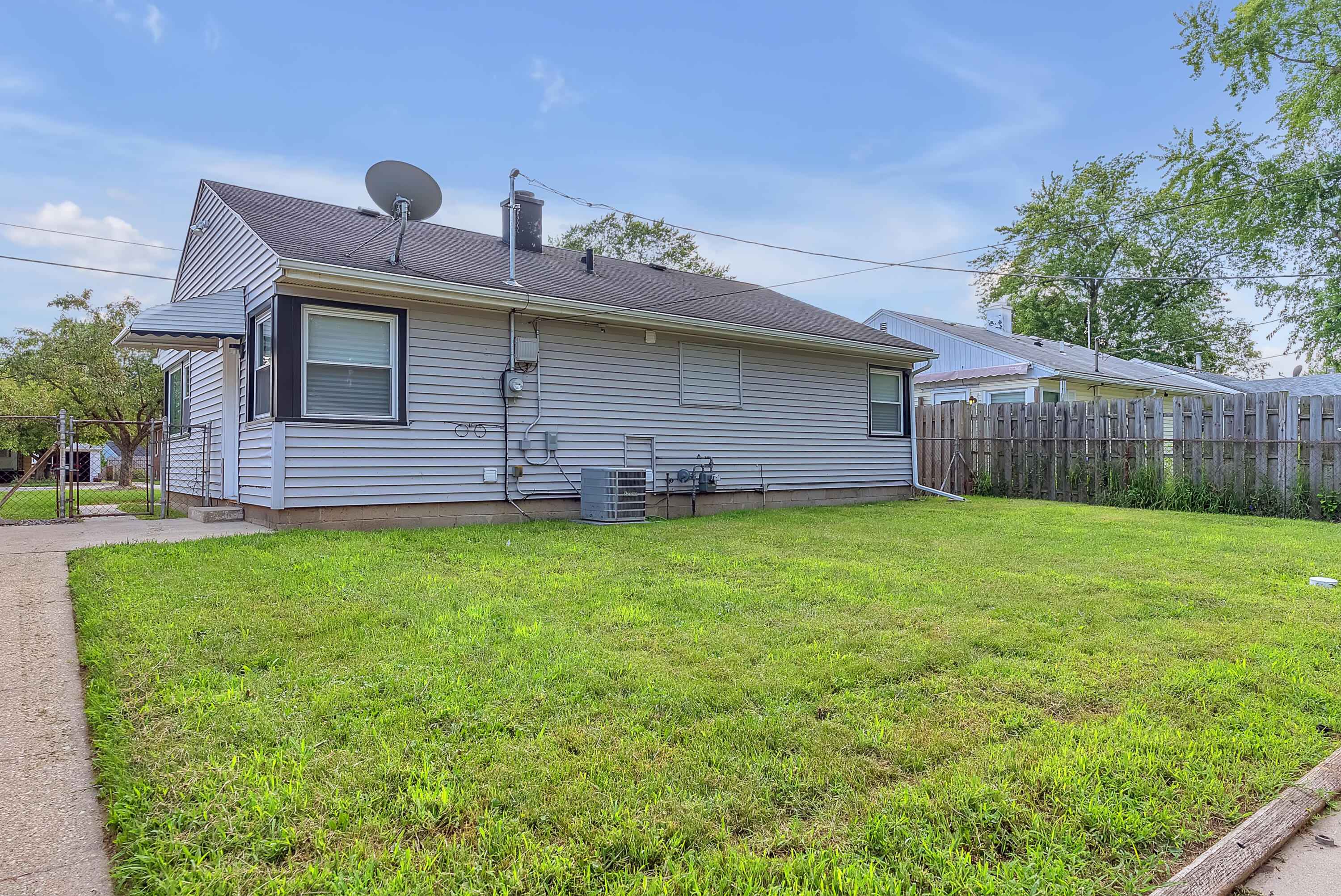 1110 W Old Ridge Road