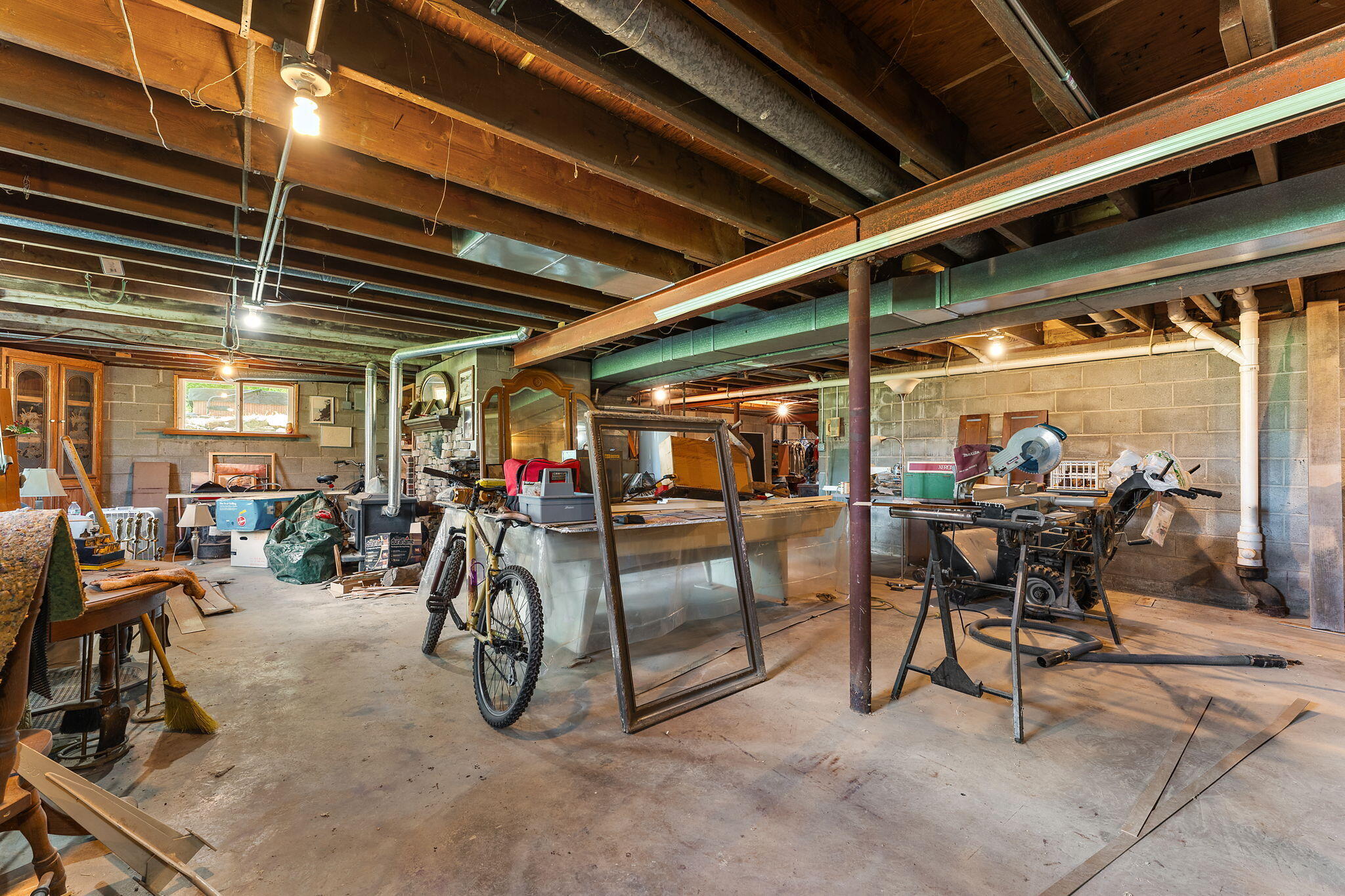 16280 Hendricks Street