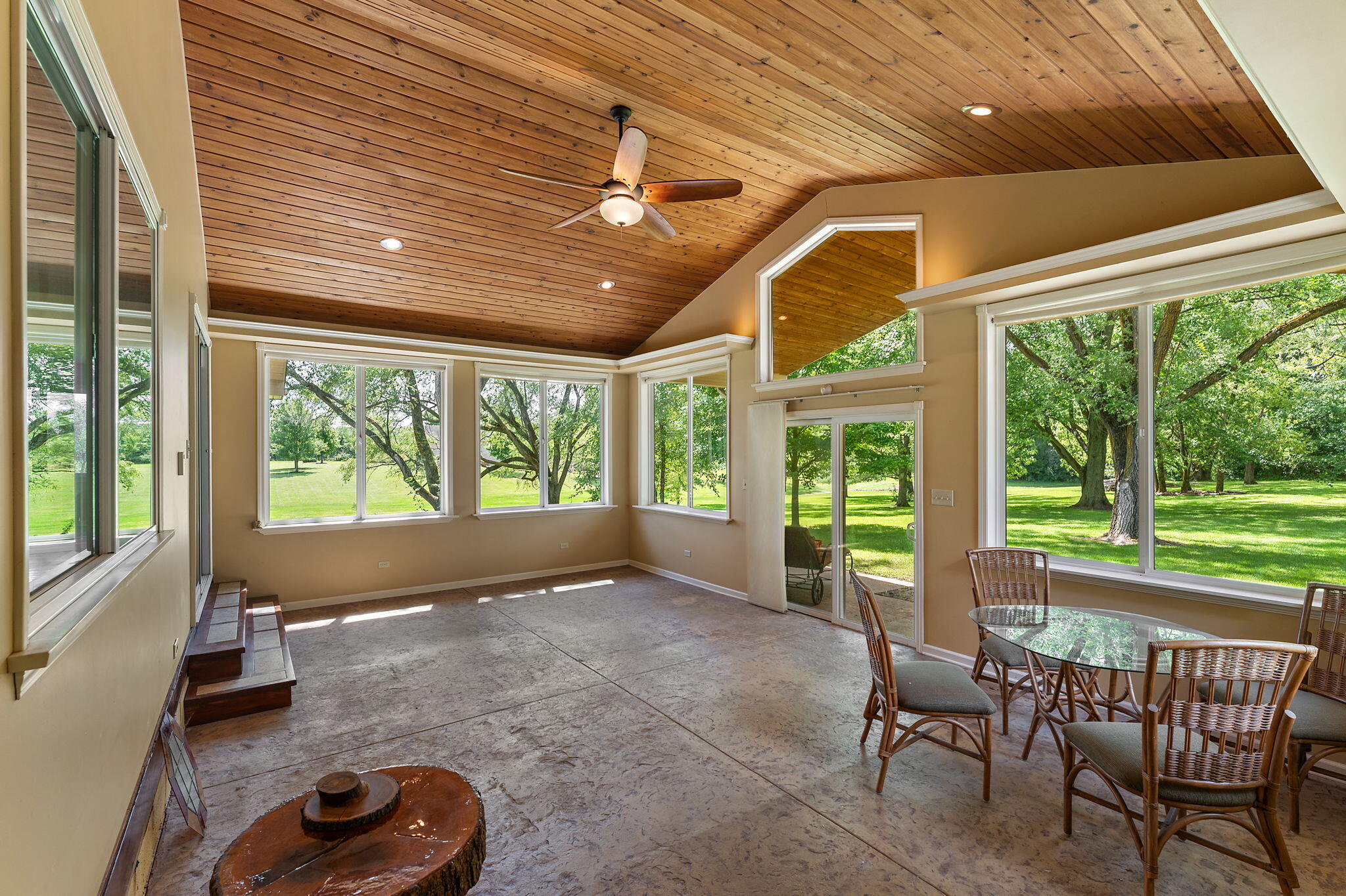 16280 Hendricks Street