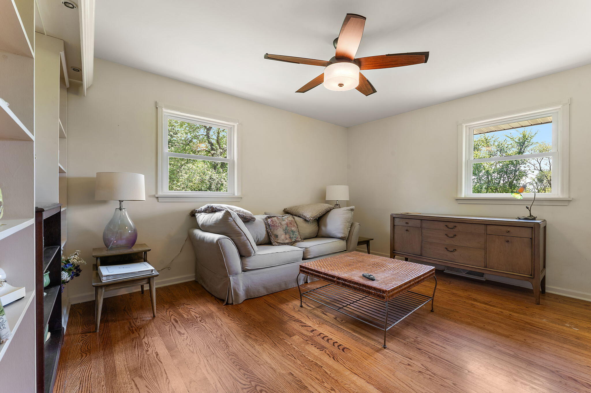 16280 Hendricks Street