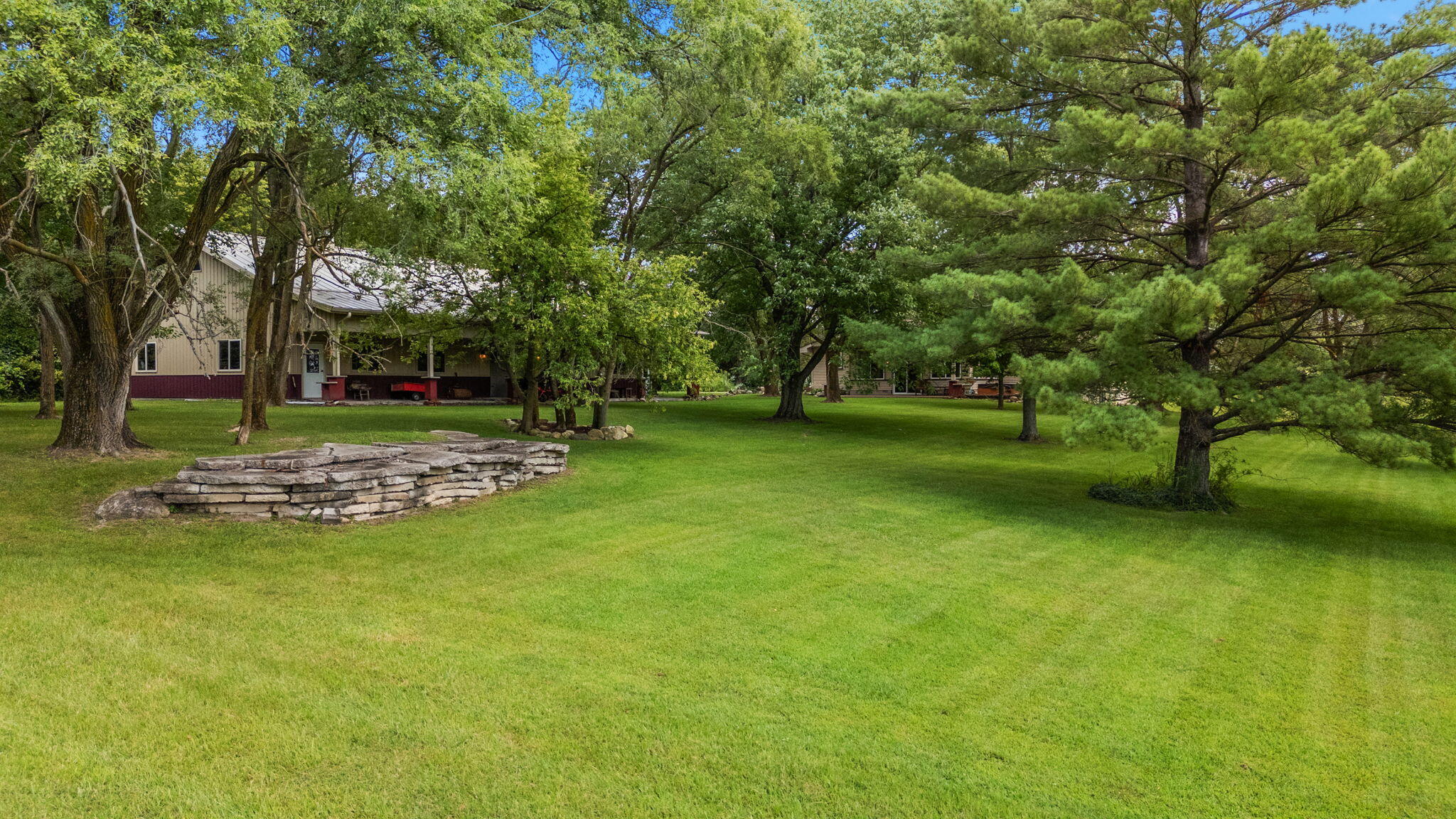 16280 Hendricks Street