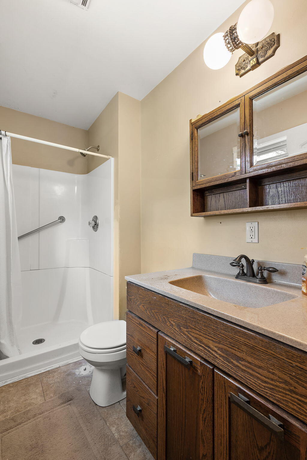 16280 Hendricks Street