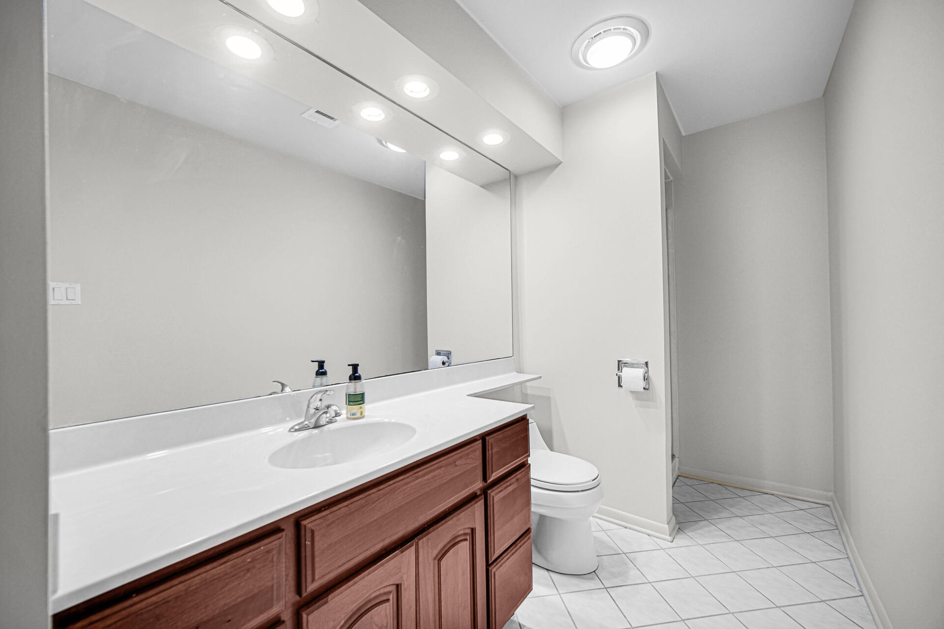 420 Old Stone Road Unit: H-4
