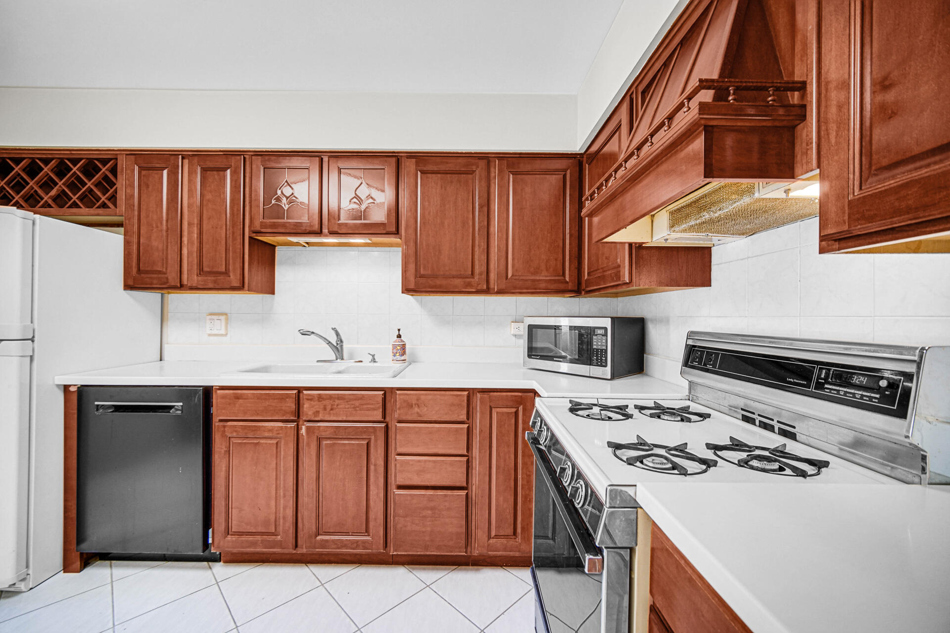 420 Old Stone Road Unit: H-4
