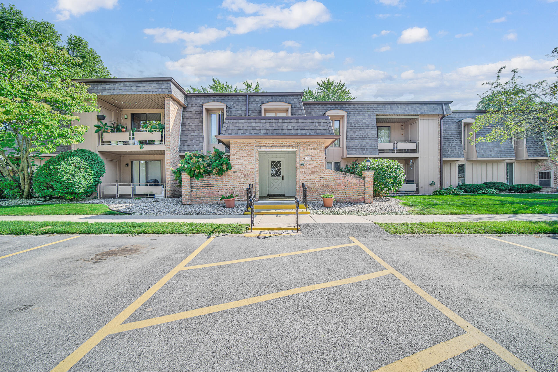 420 Old Stone Road Unit: H-4