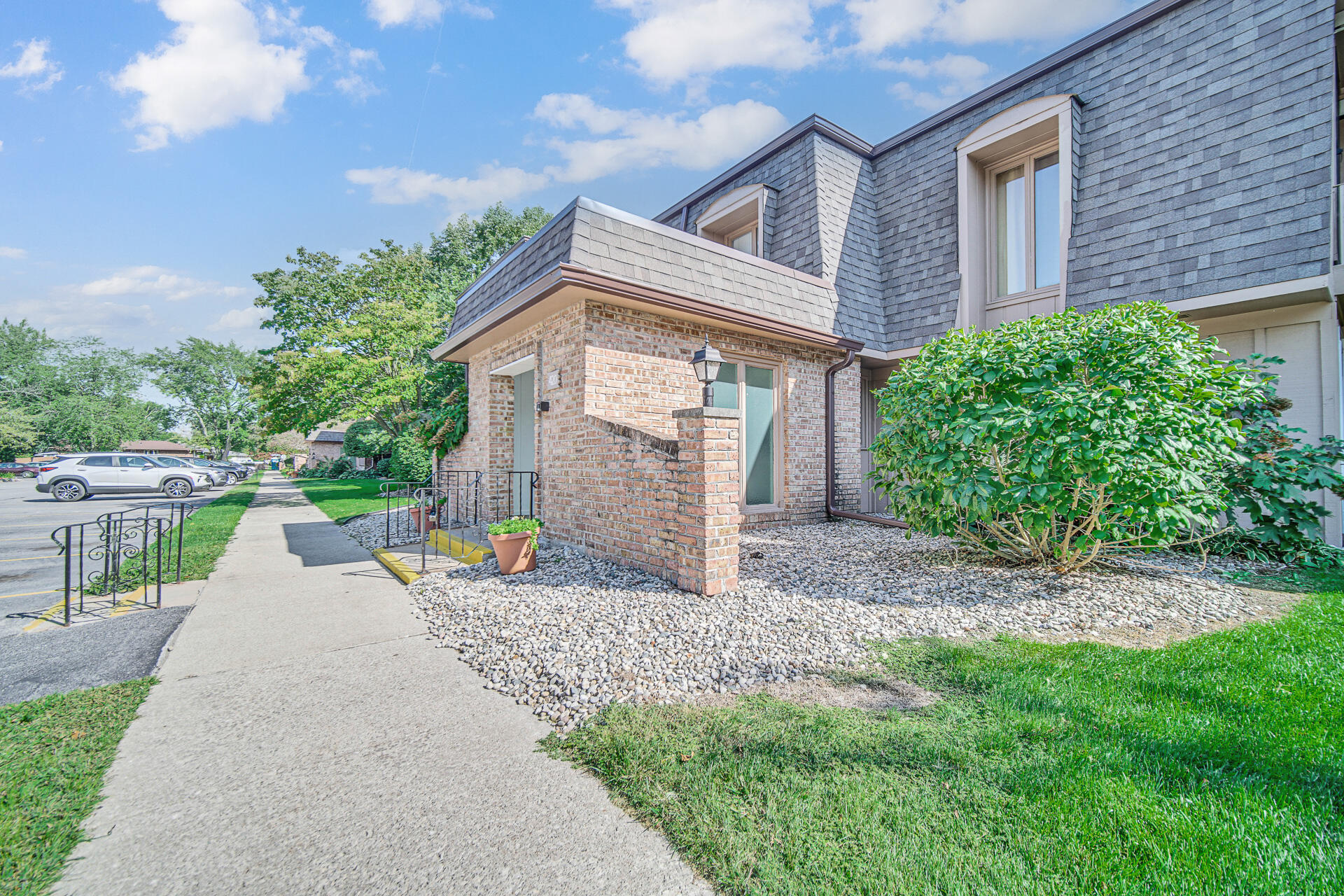 420 Old Stone Road Unit: H-4
