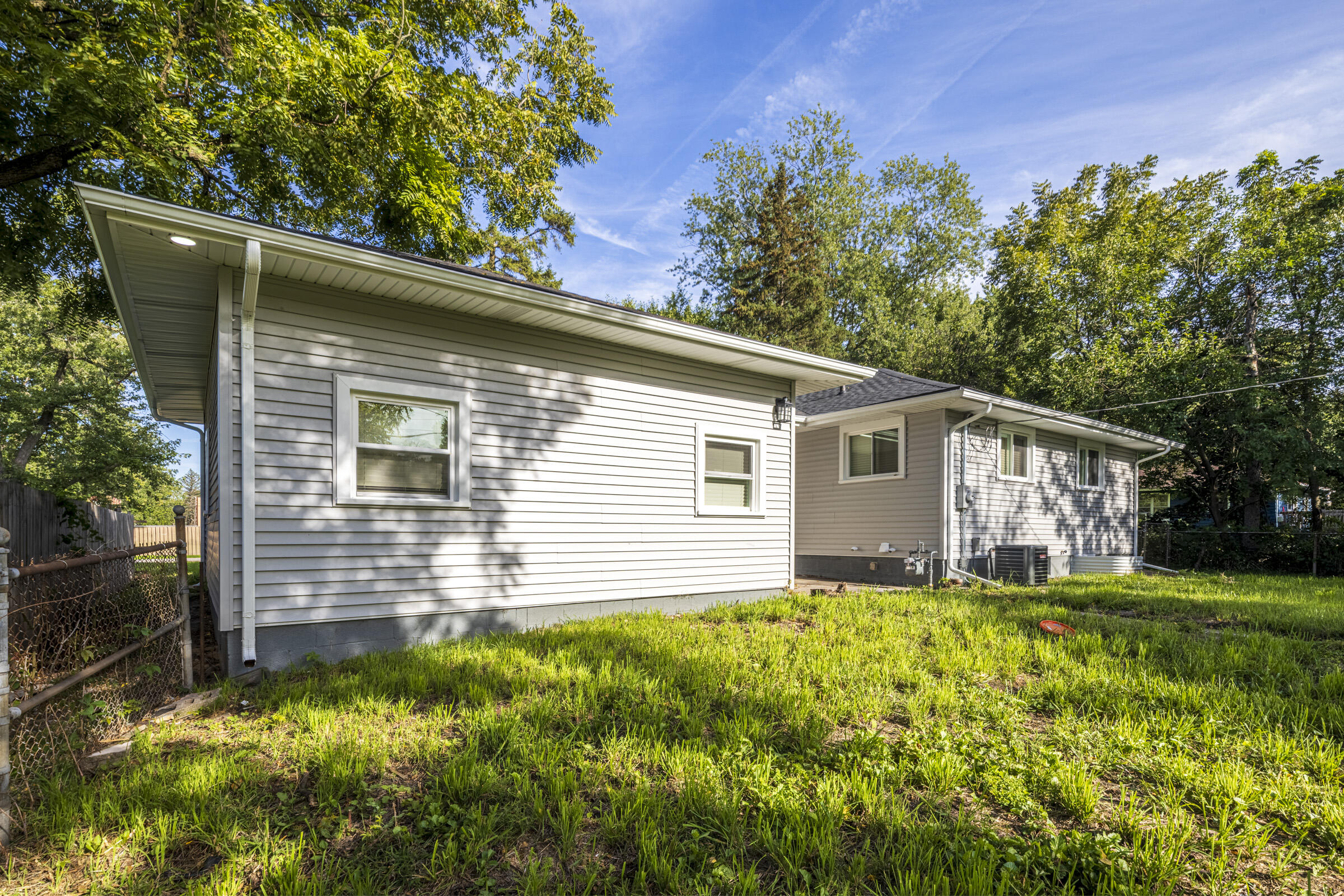 5136 Carolina Street