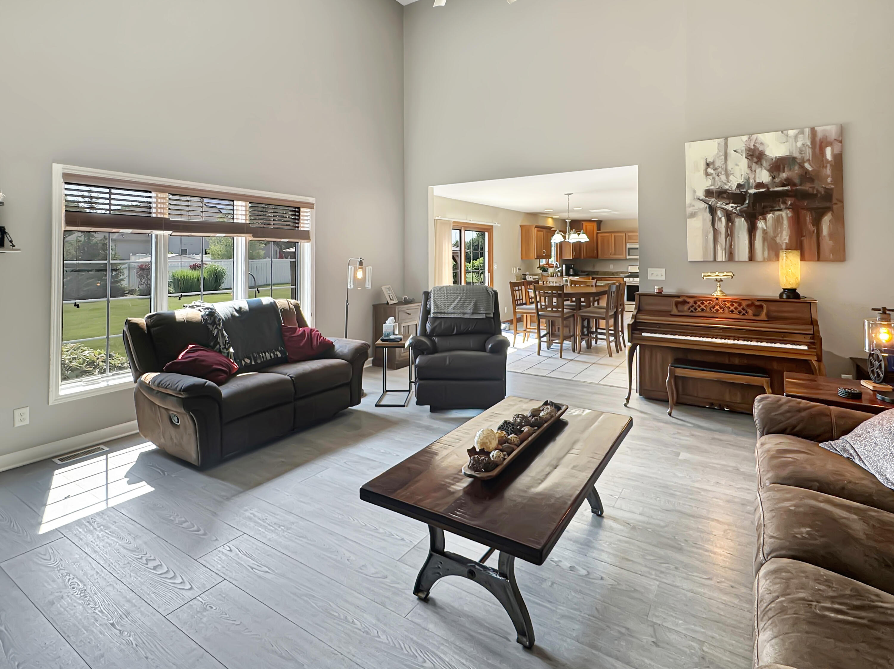 8185 Hawthorne Drive